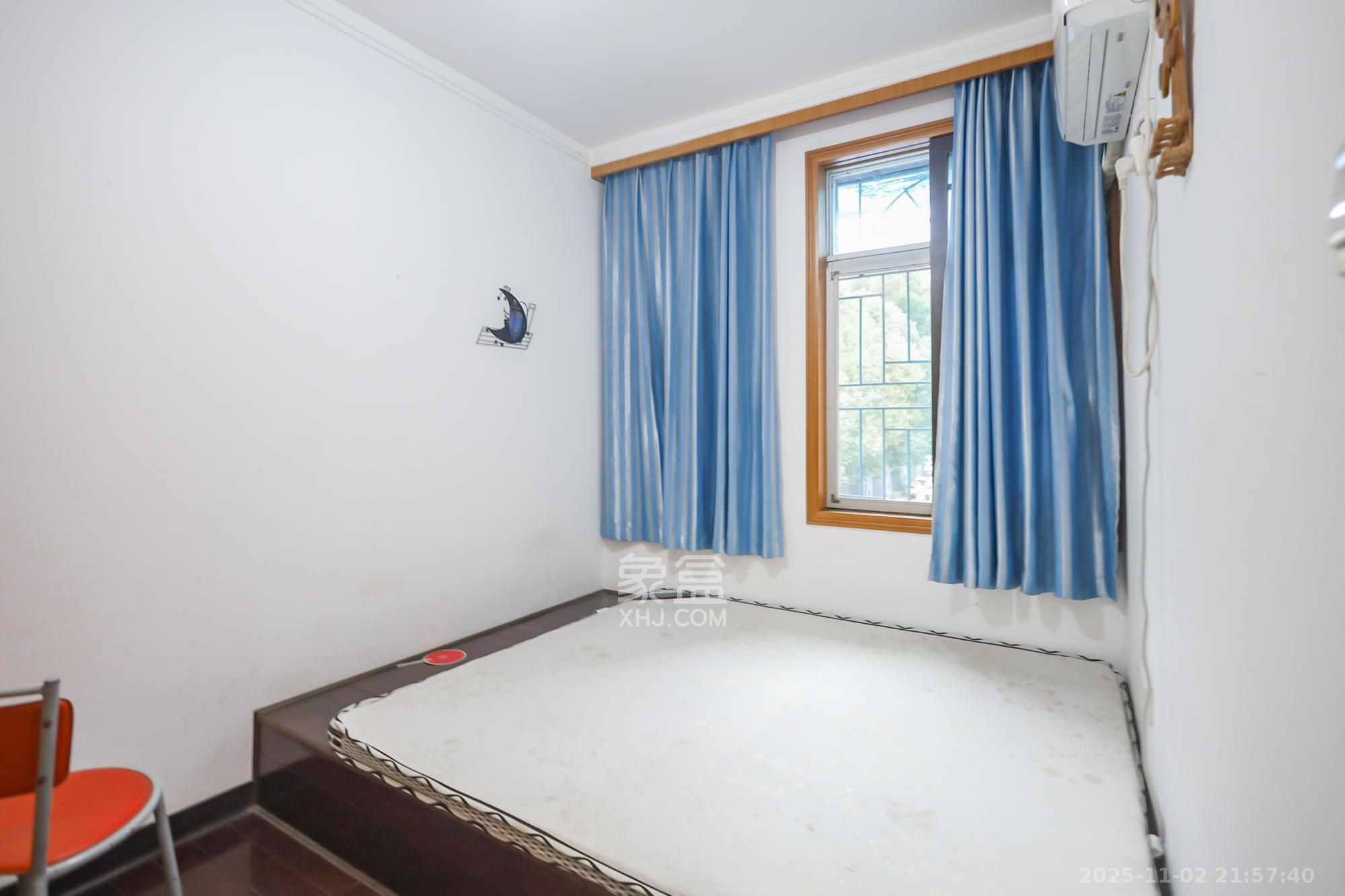 创远花园 4室2厅2卫 128.0万 创远花园 4室2厅2卫 128.0万卧室