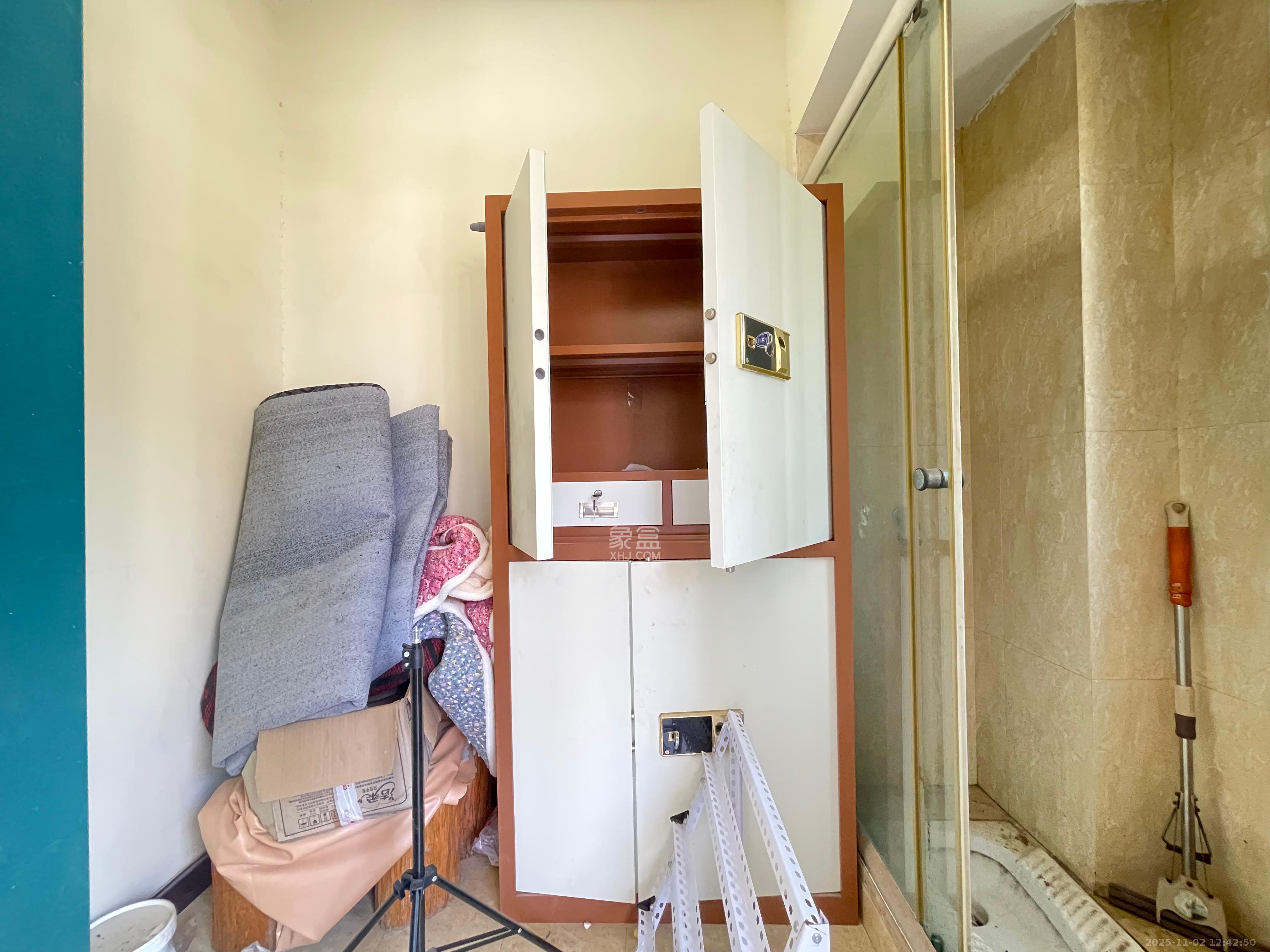 恒大名都  4室2厅4卫    3800.0元/月室内图