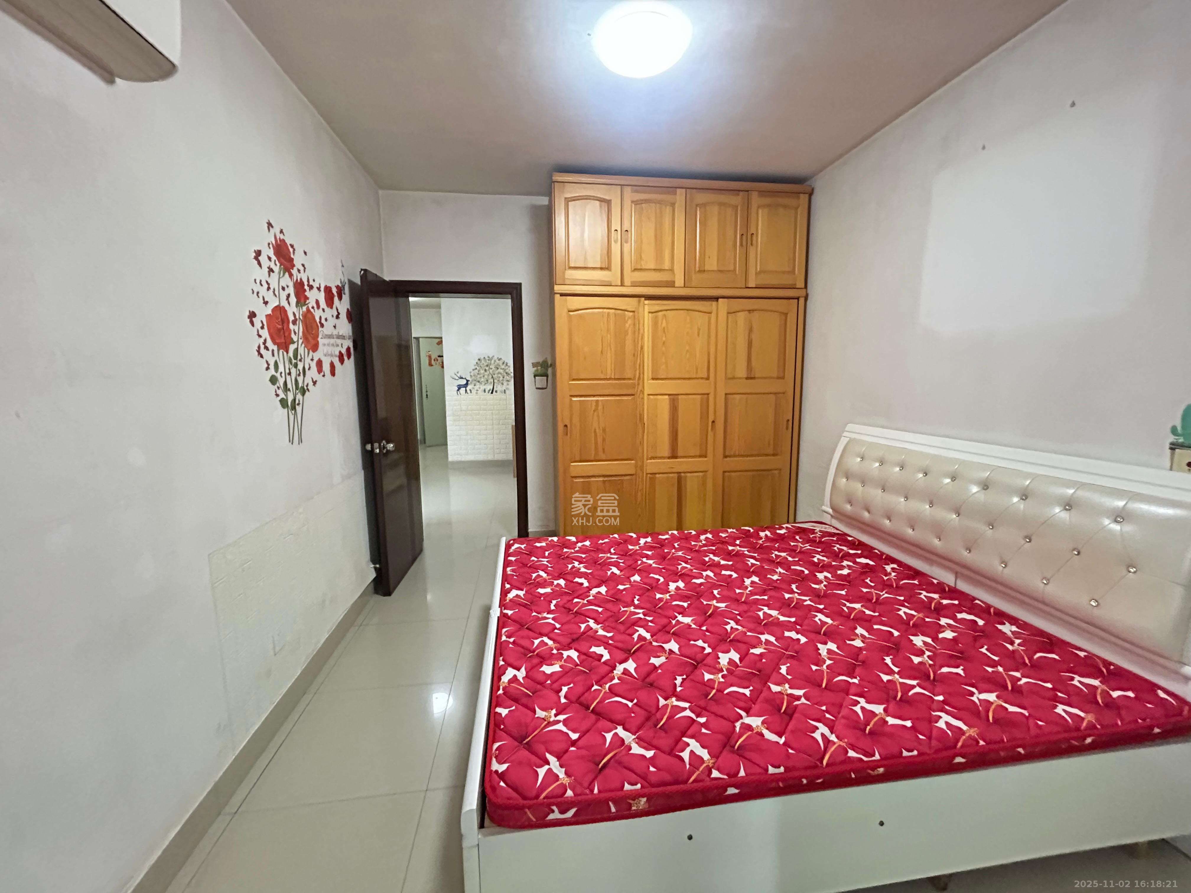 怡海星城  1室1厅1卫    1100.0元/月