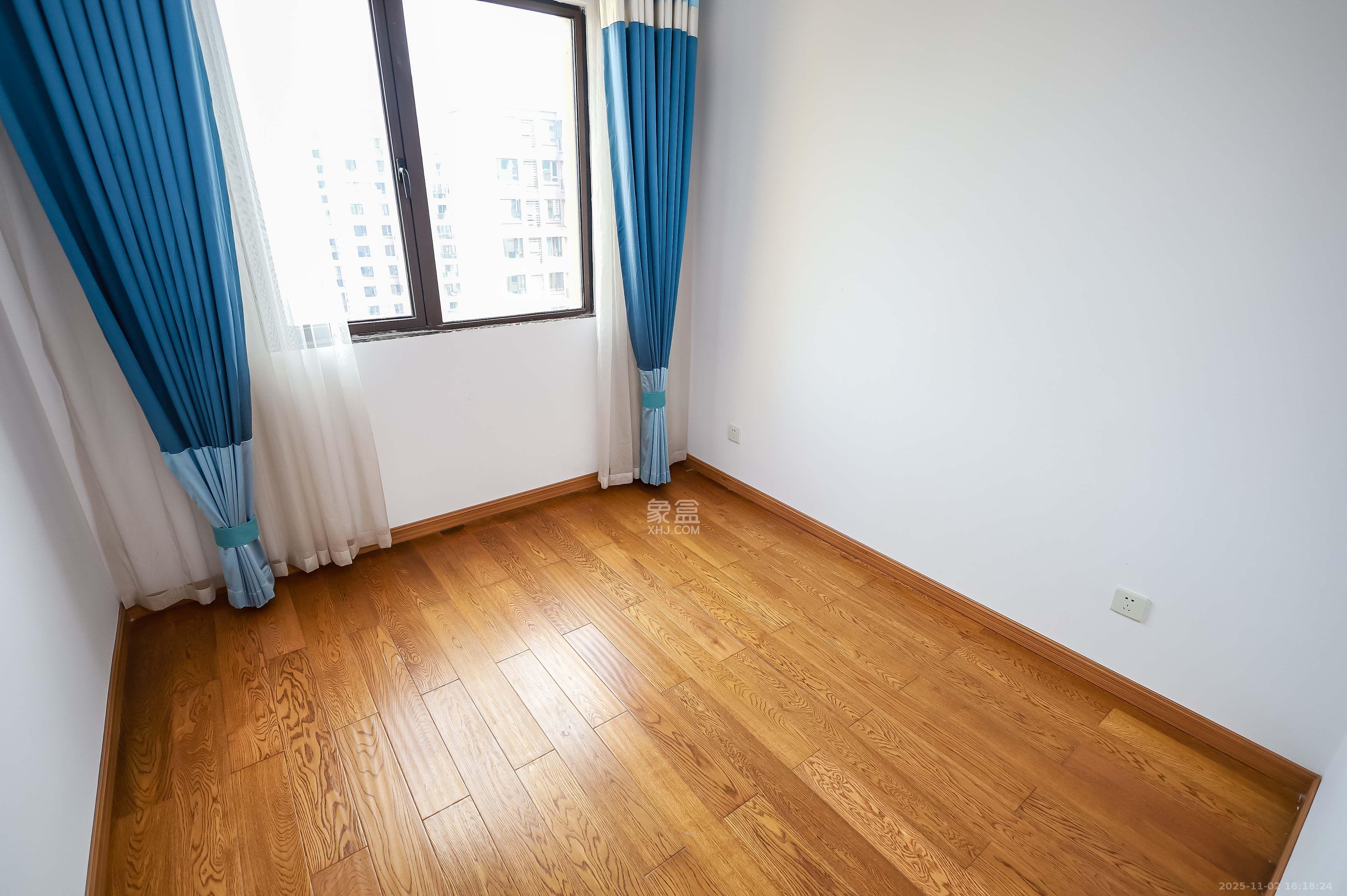 奥克斯缔壹城 4室2厅2卫 2800.0元/月 奥克斯缔壹城 4室2厅2卫 2800.0元/月室内图