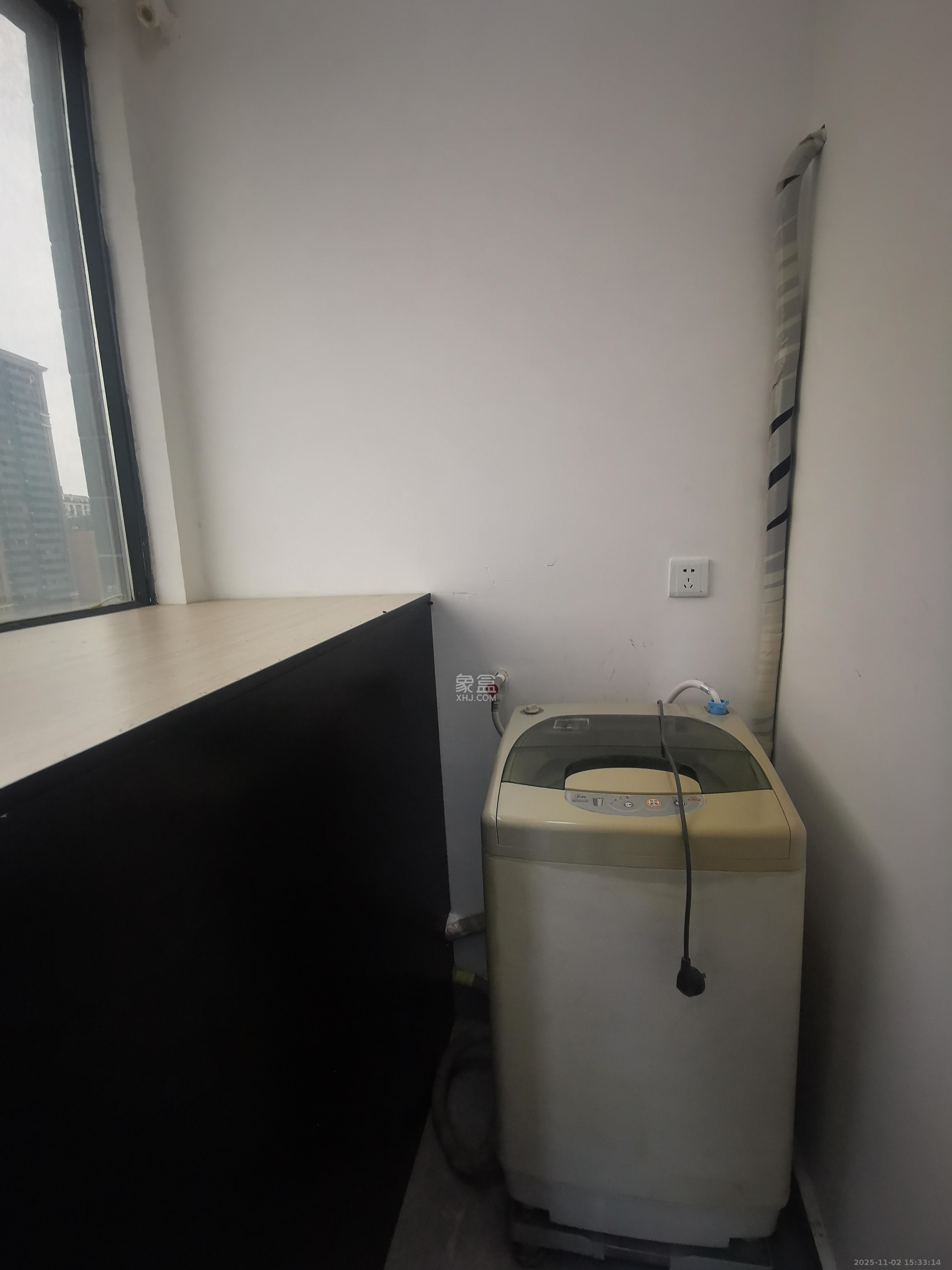 七彩丽都  1室1厅1卫    2000.0元/月室内图