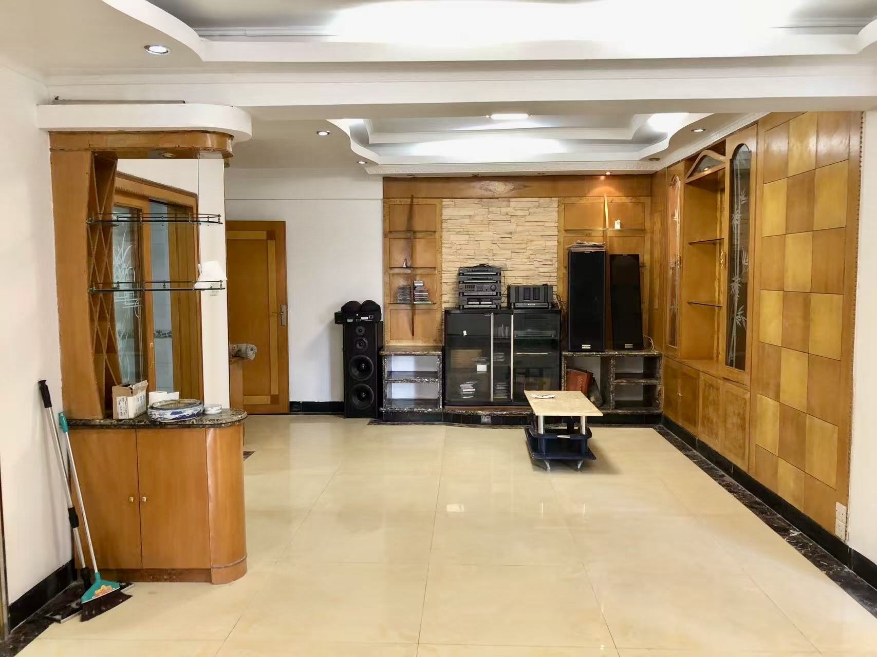 银库苑  3室2厅2卫    1600.0元/月室内图