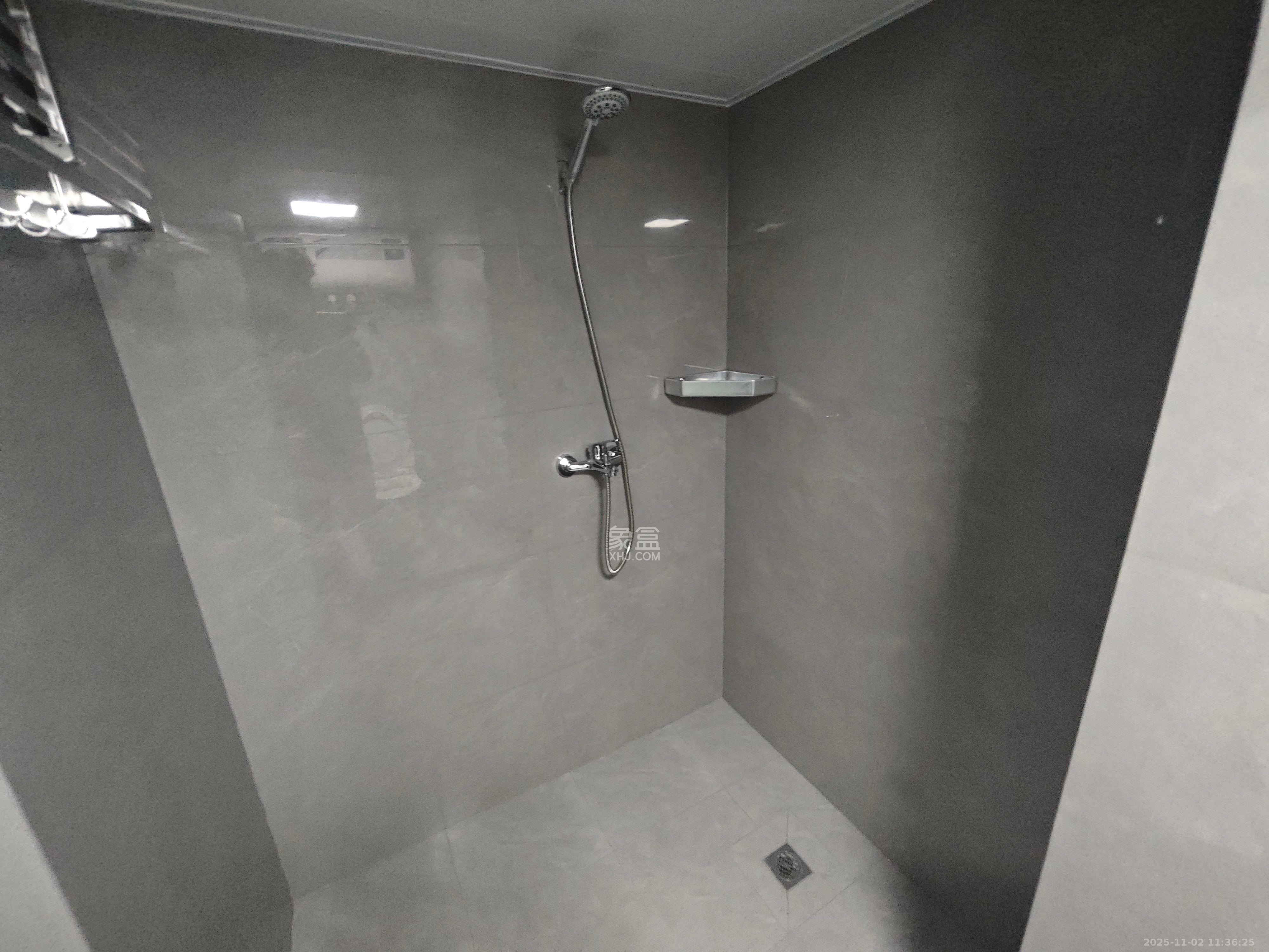 绿地V岛 1室0厅0卫 2600.0元/月 绿地V岛 1室0厅0卫 2600.0元/月室内图