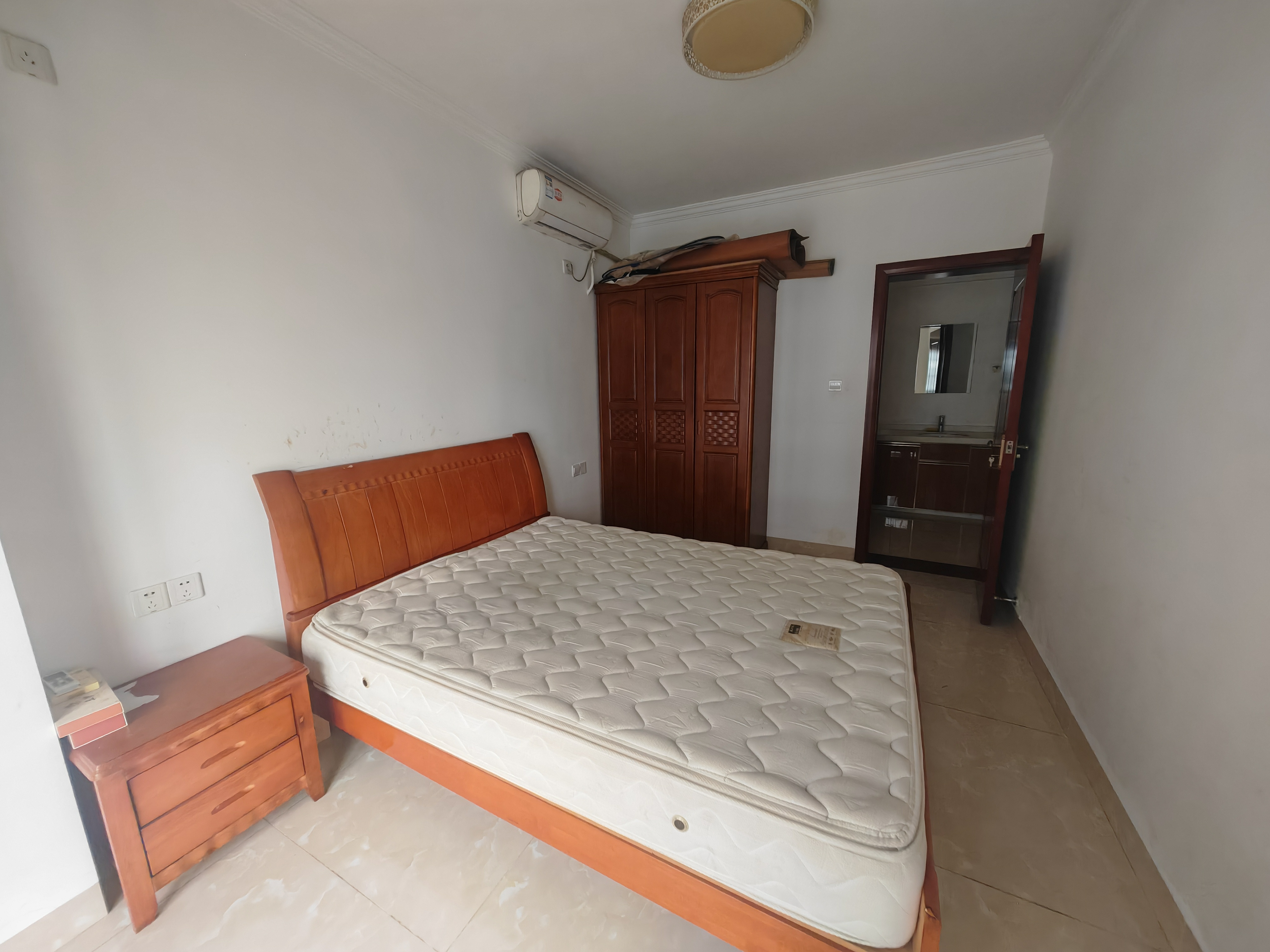 海航城  2室2厅1卫    2300.0元/月室内图