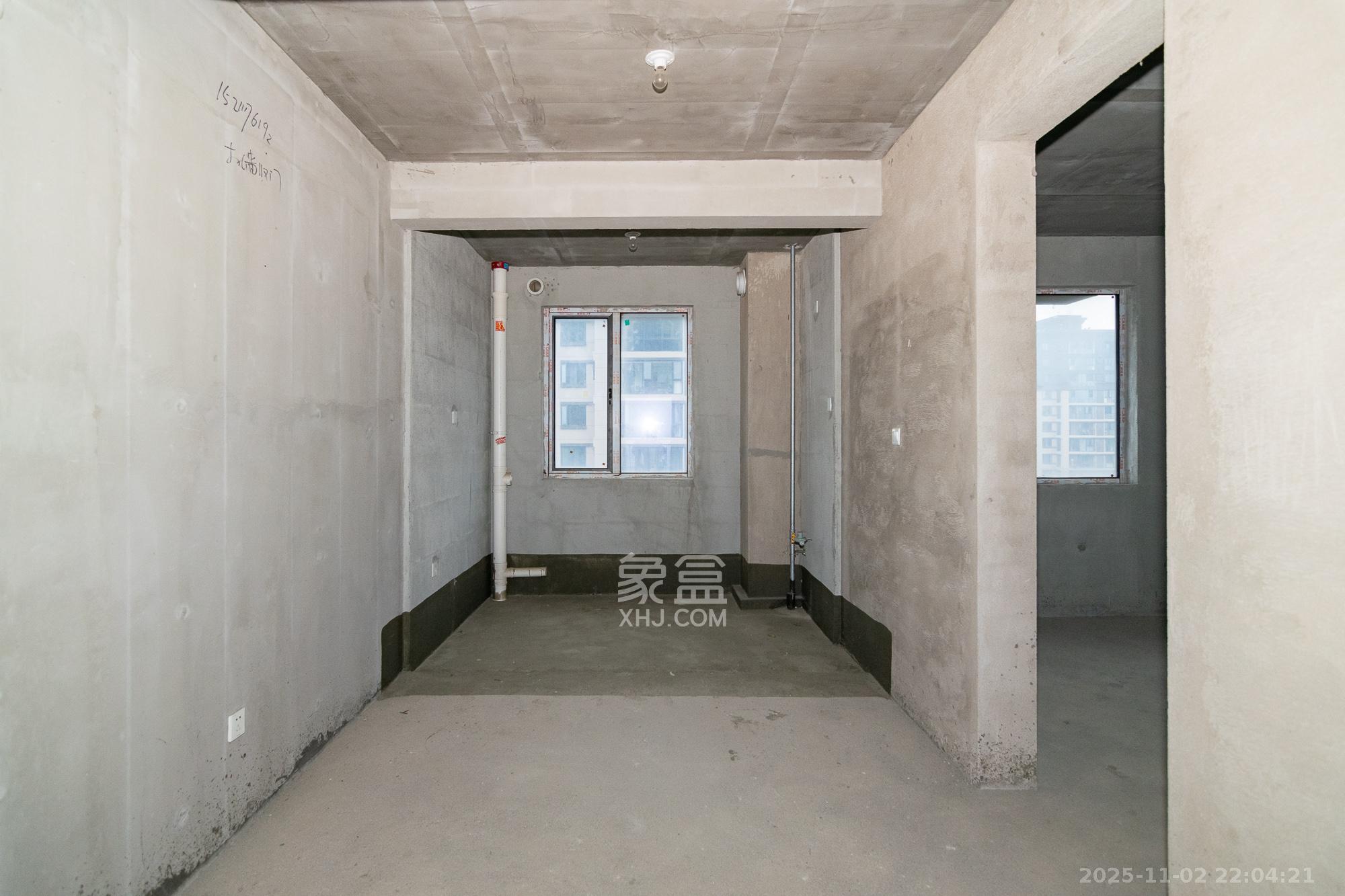 澳海望洲府  4室2厅2卫    68.8万客厅