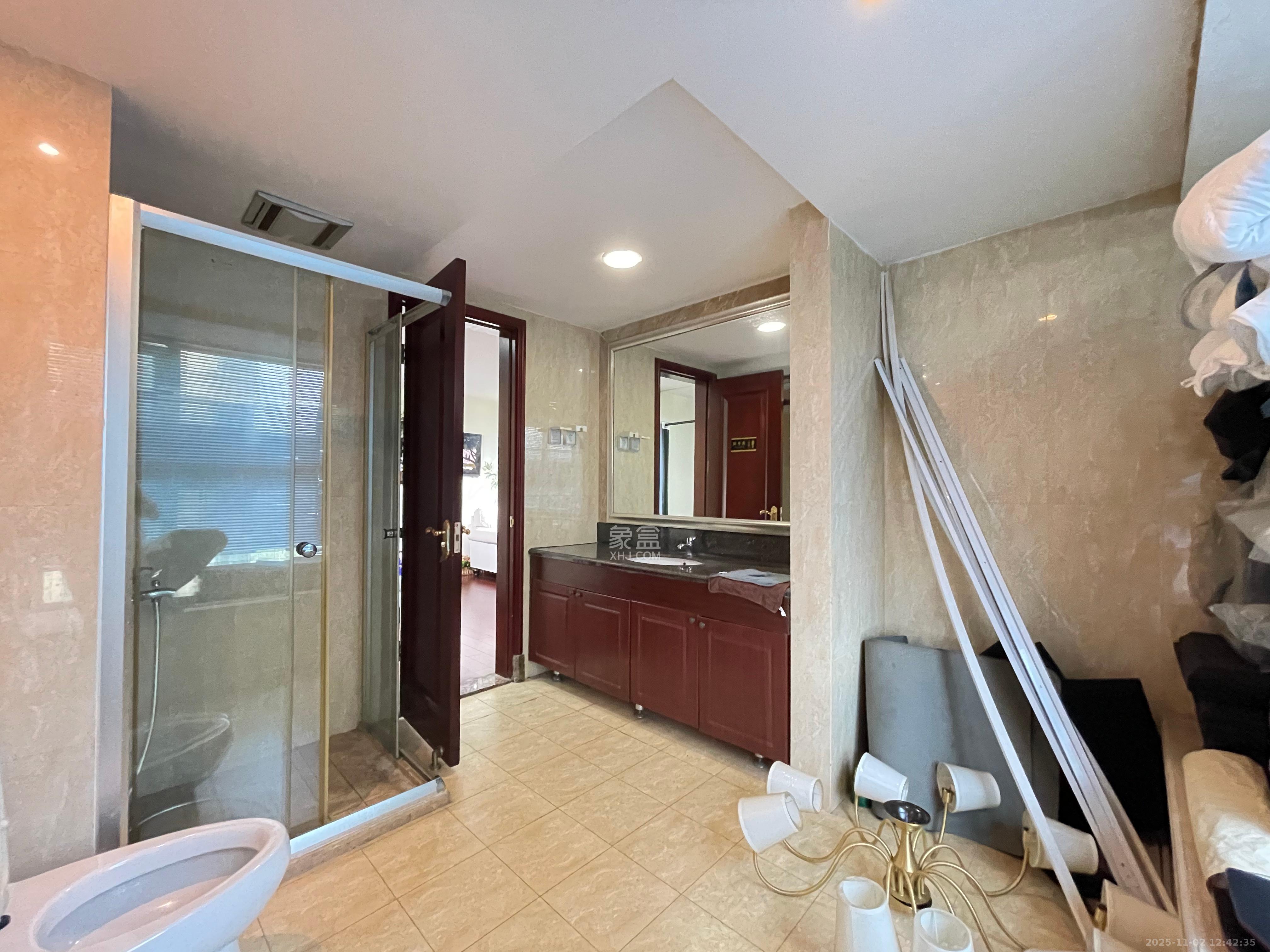 恒大名都  4室2厅4卫    3800.0元/月室内图