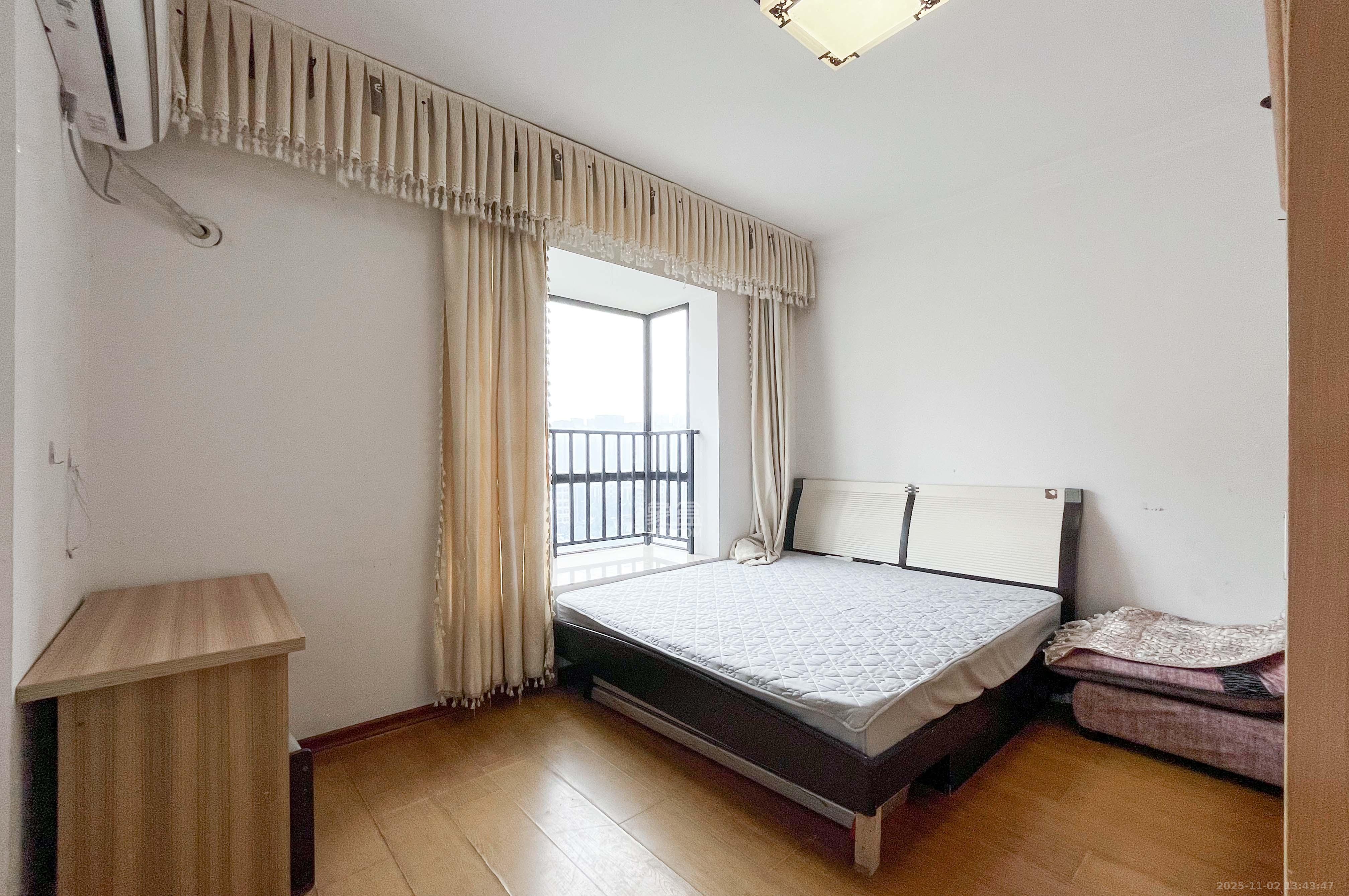 麓谷明珠  1室1厅1卫    32.0万其他