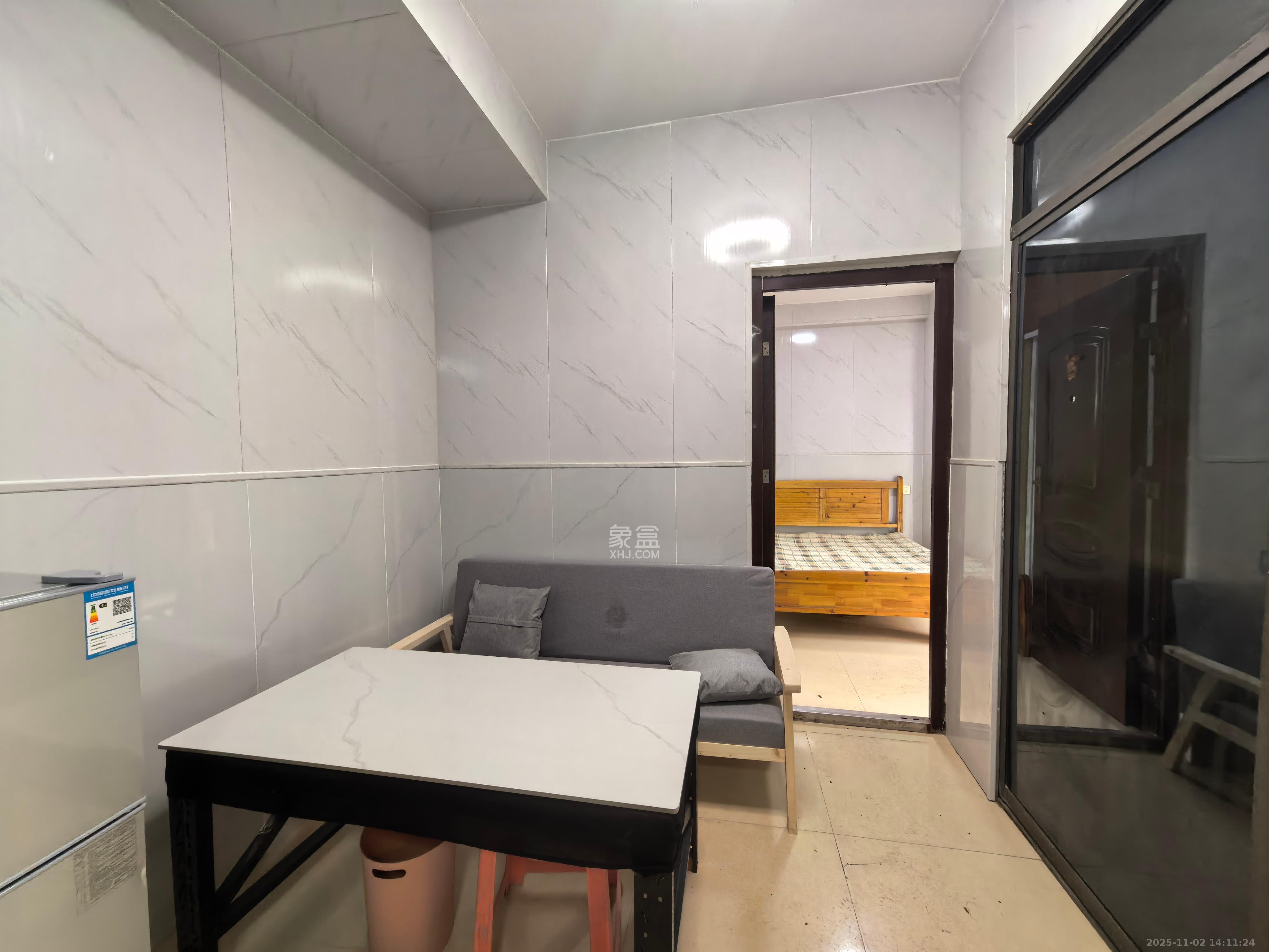 东岸梅园小区  2室1厅1卫    1400.0元/月室内图