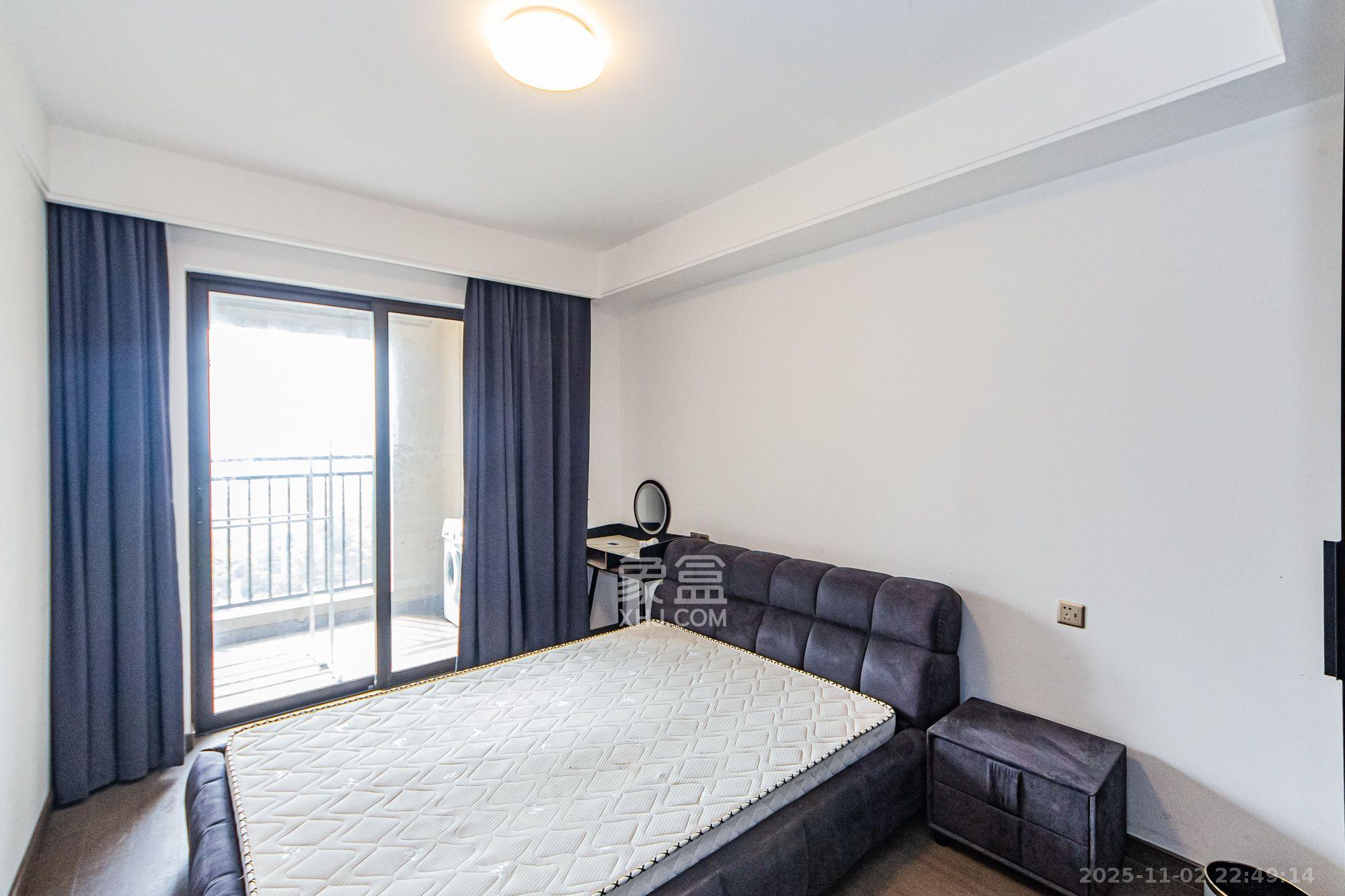 龙湖春江天玺  4室2厅2卫    4500.0元/月室内图