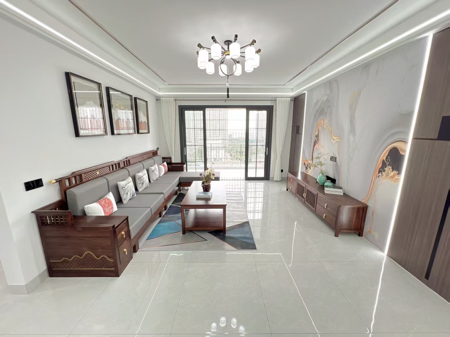 宝泰温泉花园  3室1厅1卫    158.0万客厅