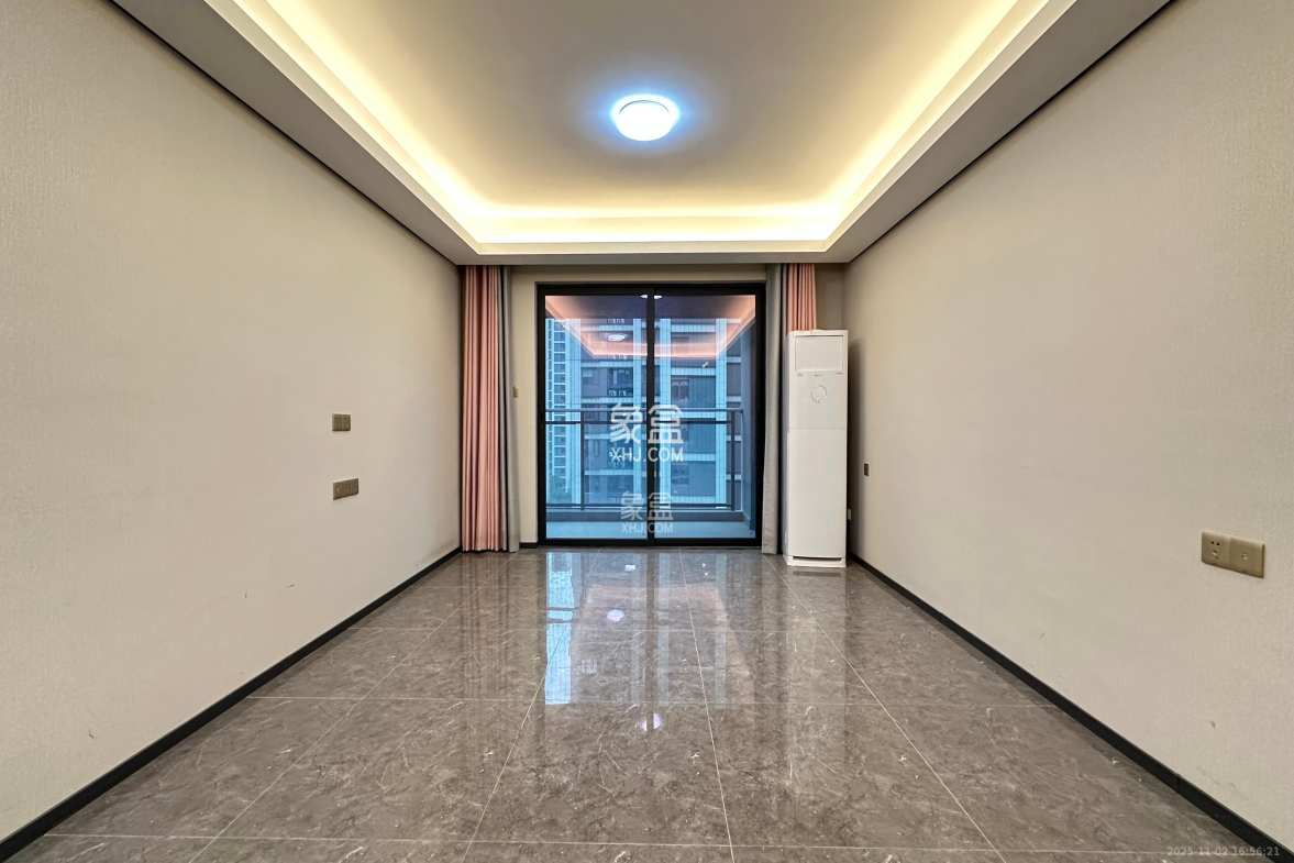 中海阅麓山二期 4室2厅2卫 3500.0元/月 中海阅麓山二期 4室2厅2卫 3500.0元/月室内图