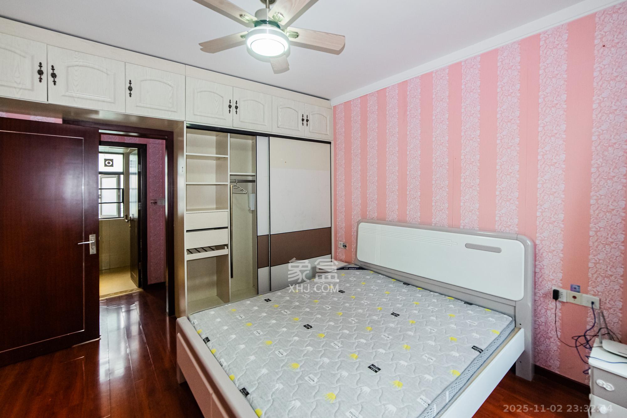 珠江郦城薰衣道  4室2厅2卫    138.0万卧室