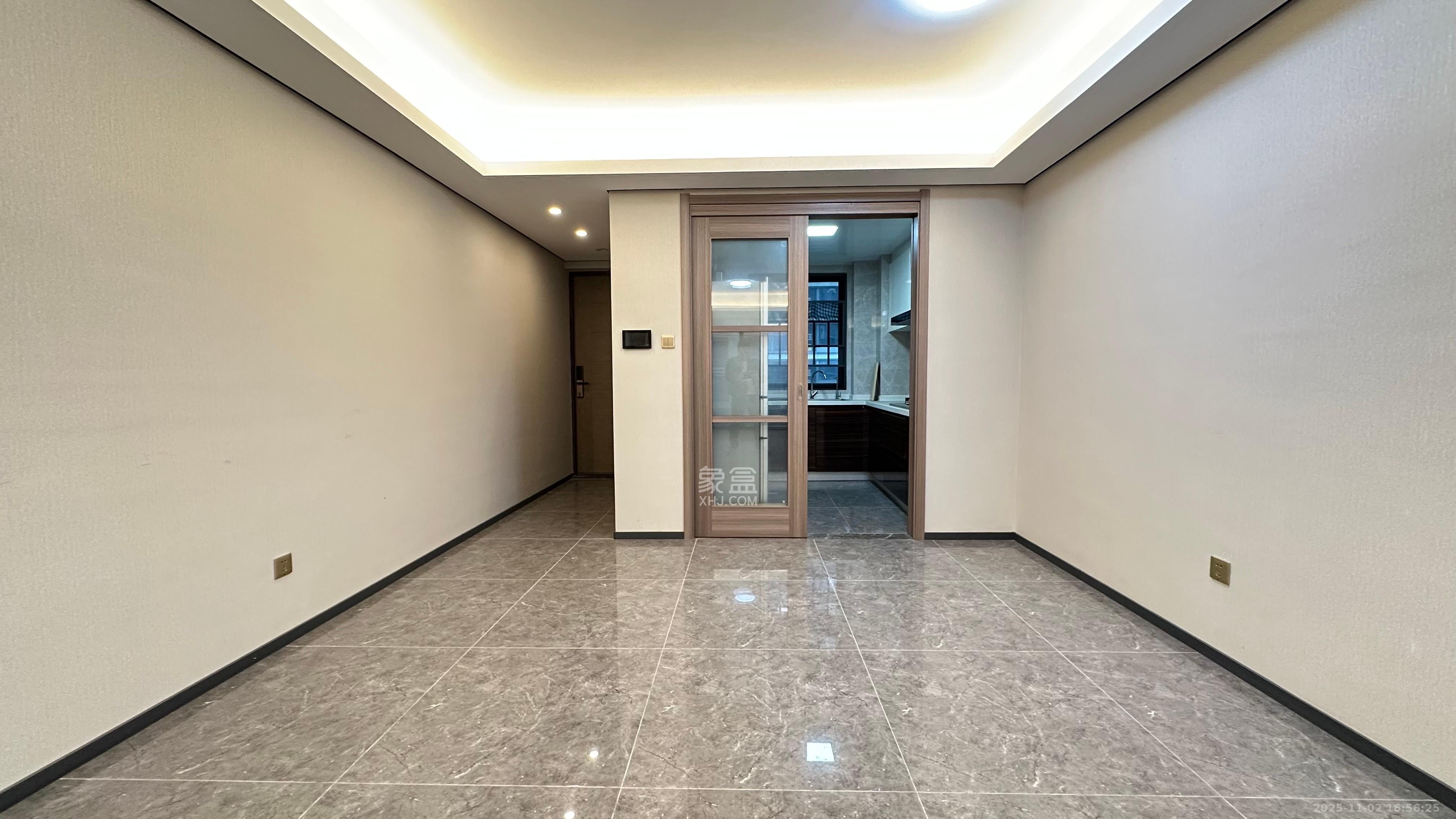 中海阅麓山二期  4室2厅2卫    3500.0元/月室内图