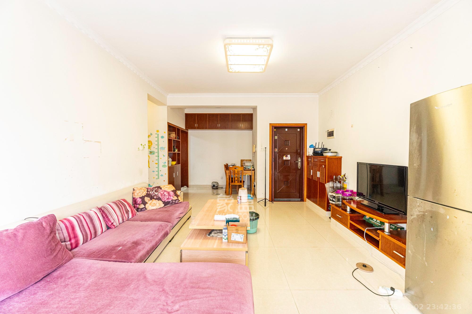 楚天世纪城东苑  1室2厅1卫    48.0万客厅