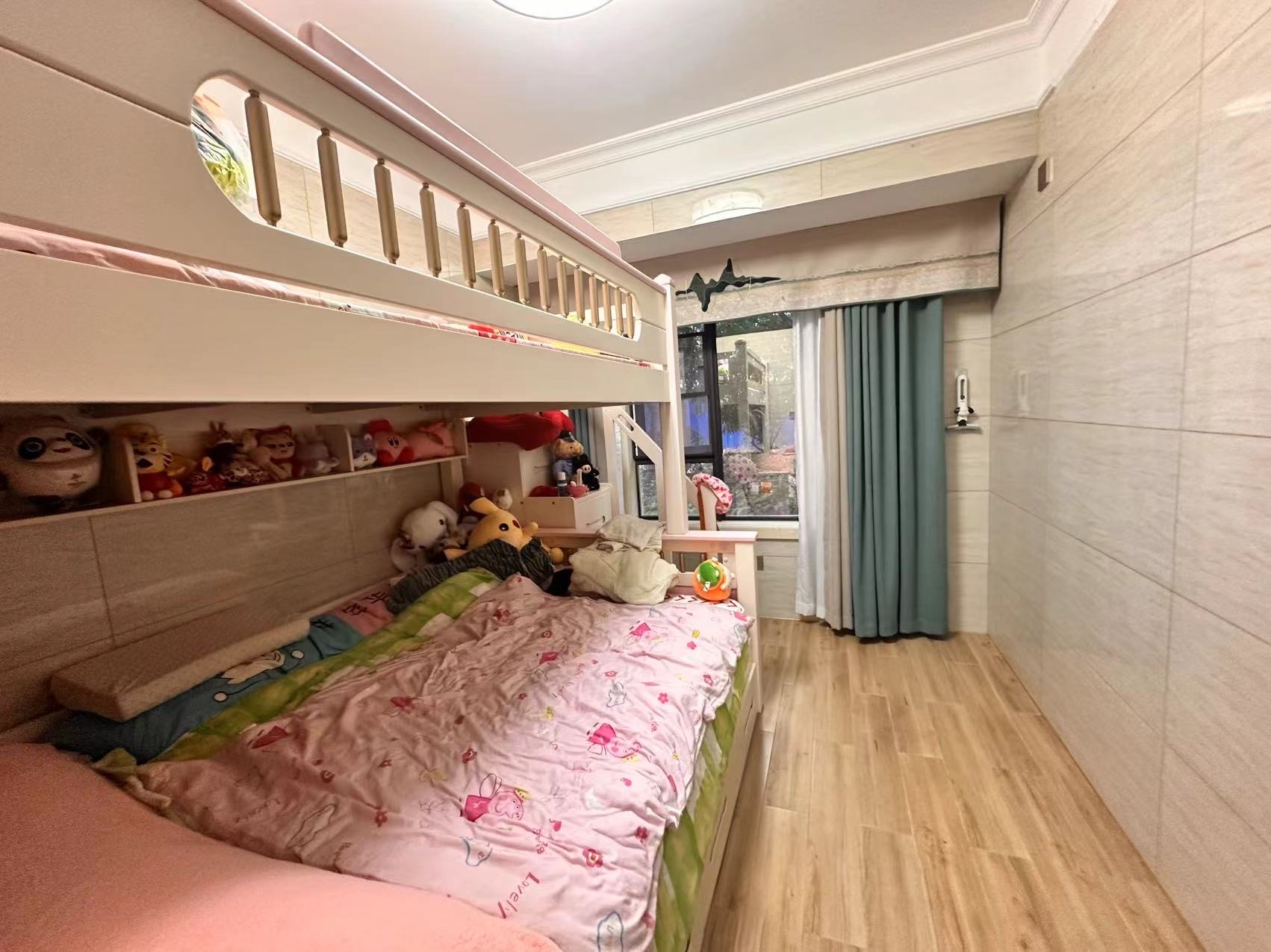 壹号院子 4室2厅2卫 88.0万 壹号院子 4室2厅2卫 88.0万客厅