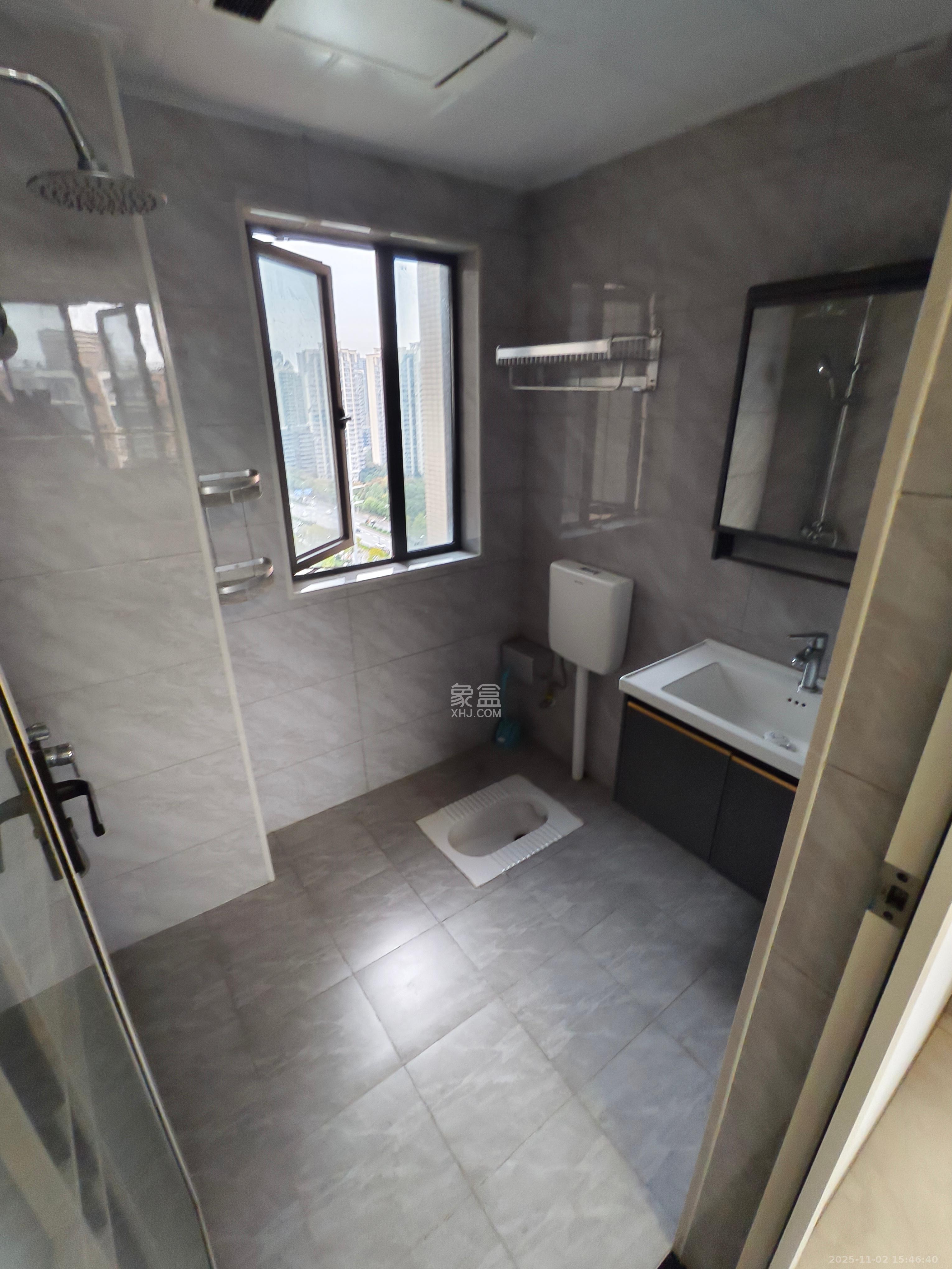 山水新城 3室2厅1卫 2700.0元/月 山水新城 3室2厅1卫 2700.0元/月室内图