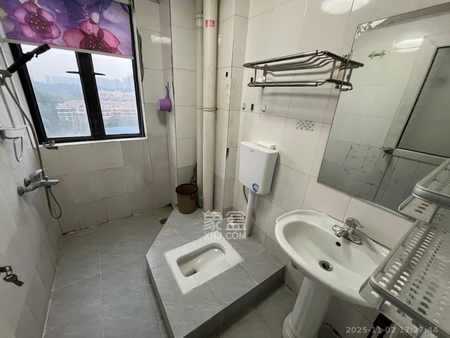 西城龙庭  3室2厅2卫    2300.0元/月 西城龙庭  3室2厅2卫    2300.0元/月室内图