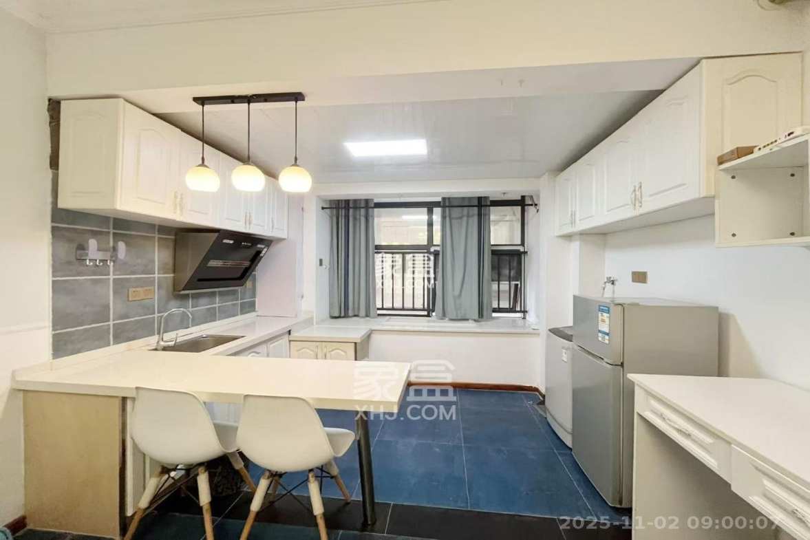 蓝湾国际广场 1室1厅1卫 1400.0元/月 蓝湾国际广场 1室1厅1卫 1400.0元/月室内图