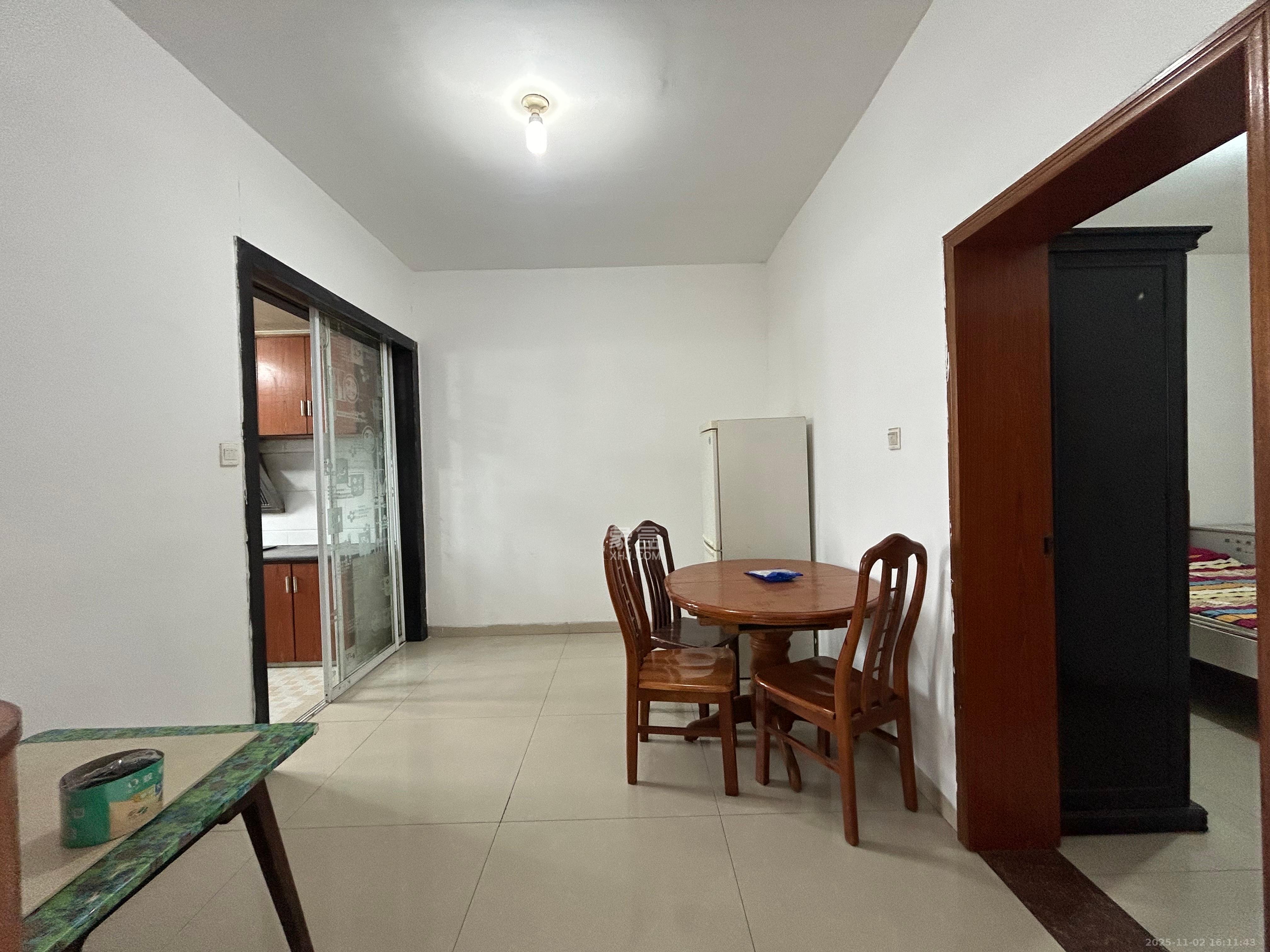 泉水塘小区 3室2厅1卫 1900.0元/月 泉水塘小区 3室2厅1卫 1900.0元/月室内图