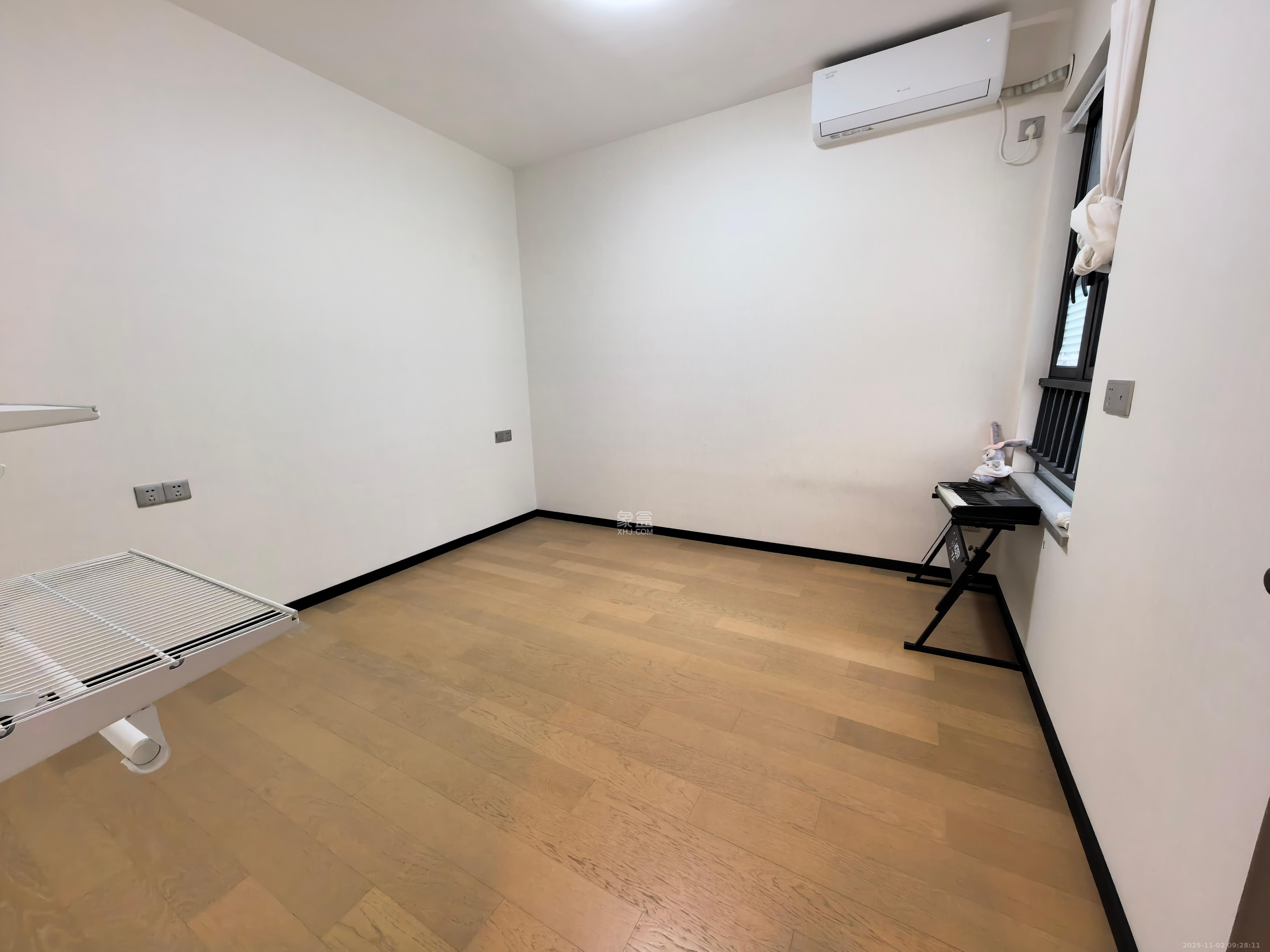 中海阅溪府  3室2厅2卫    2500.0元/月室内图