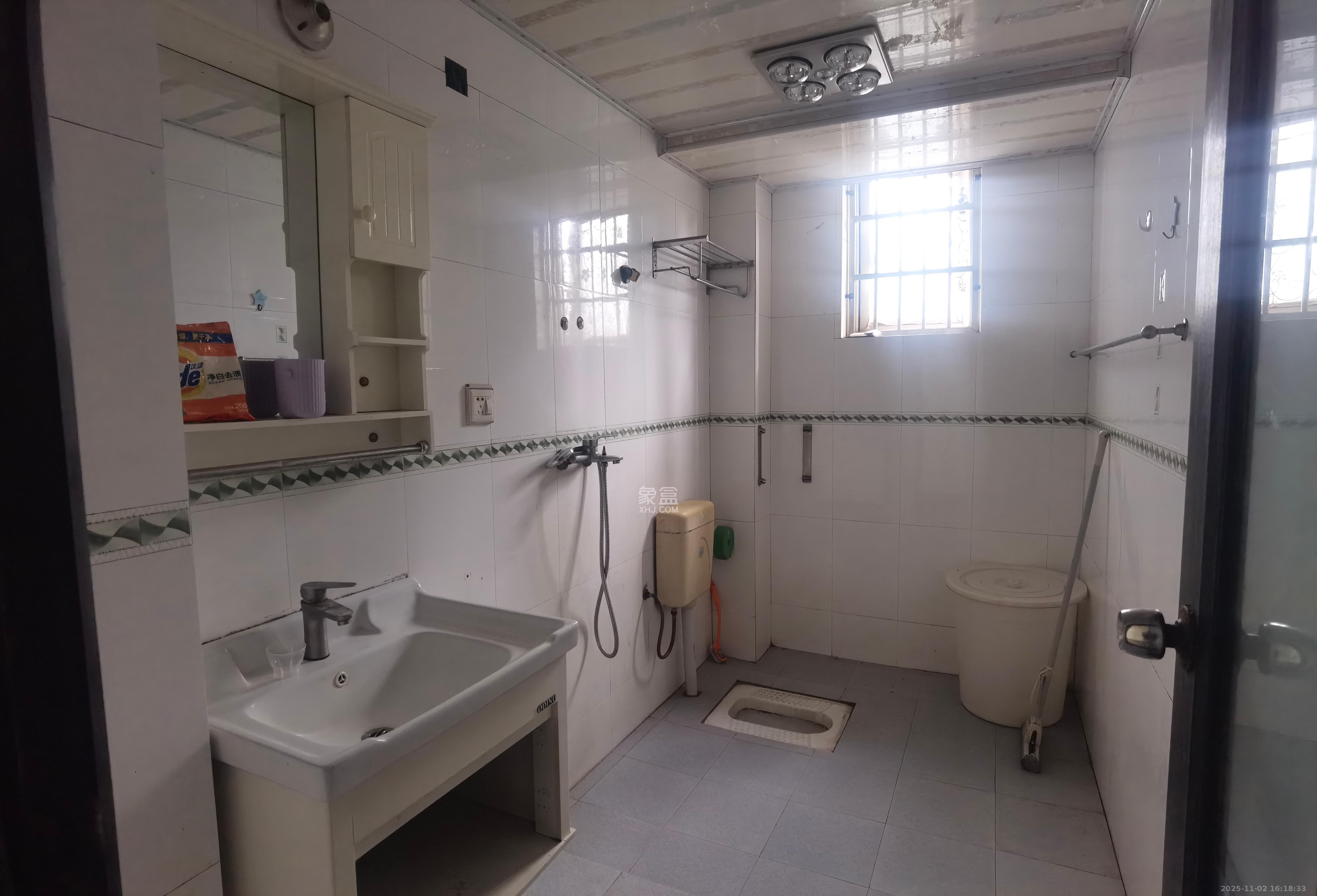 幸福洋房  4室2厅2卫    1700.0元/月