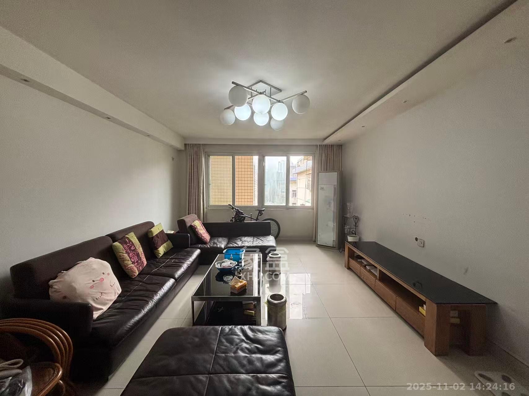 天翔新新家园 1室0厅0卫 2400.0元/月 天翔新新家园 1室0厅0卫 2400.0元/月室内图