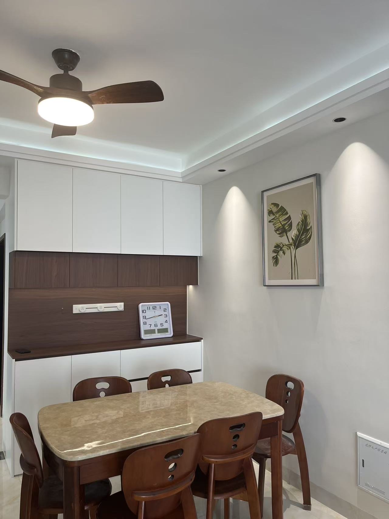 绿地海长流一期 3室2厅2卫 158.0万 绿地海长流一期 3室2厅2卫 158.0万客厅