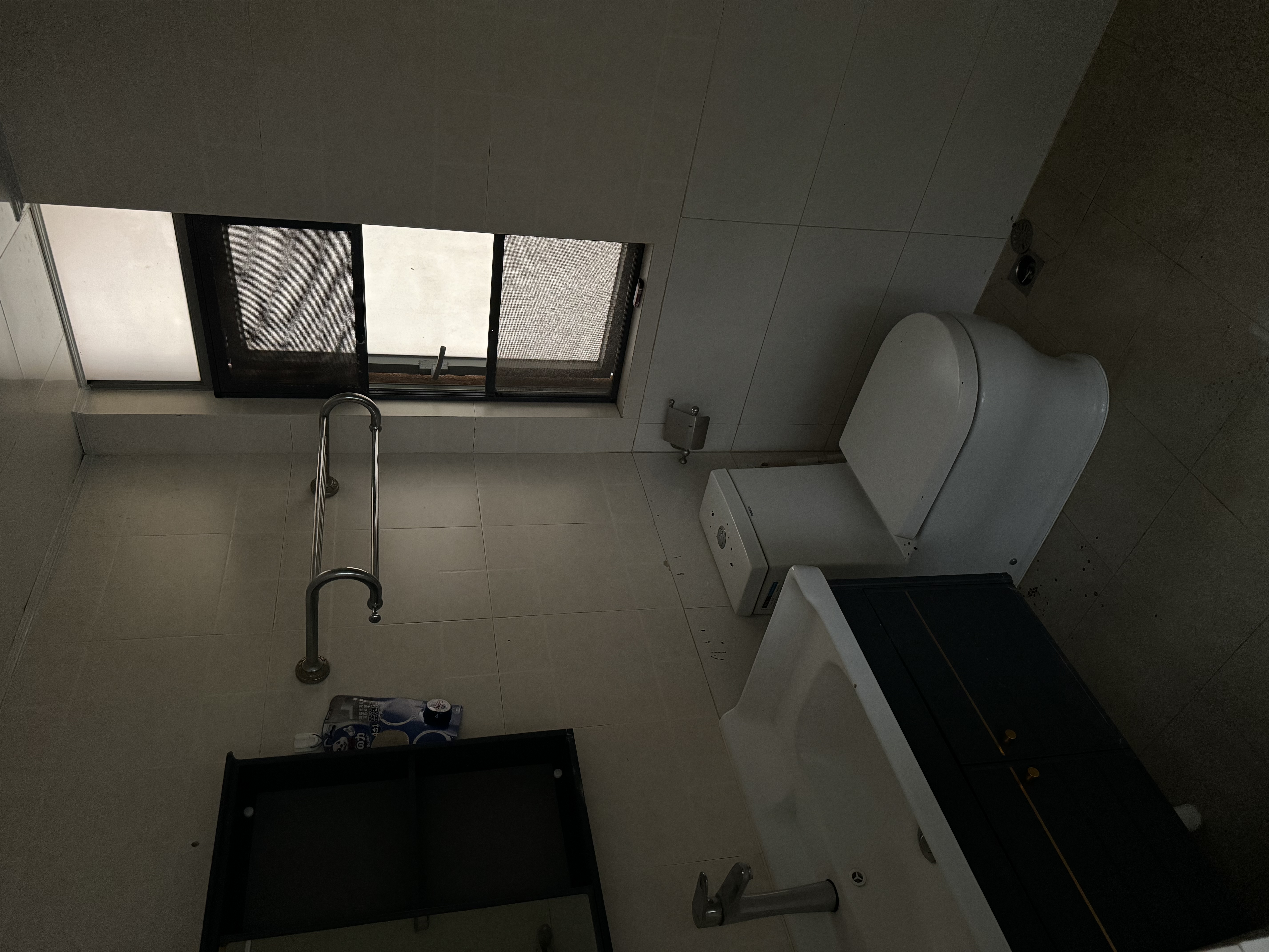 新世界花园二期  2室2厅1卫    99.0万客厅