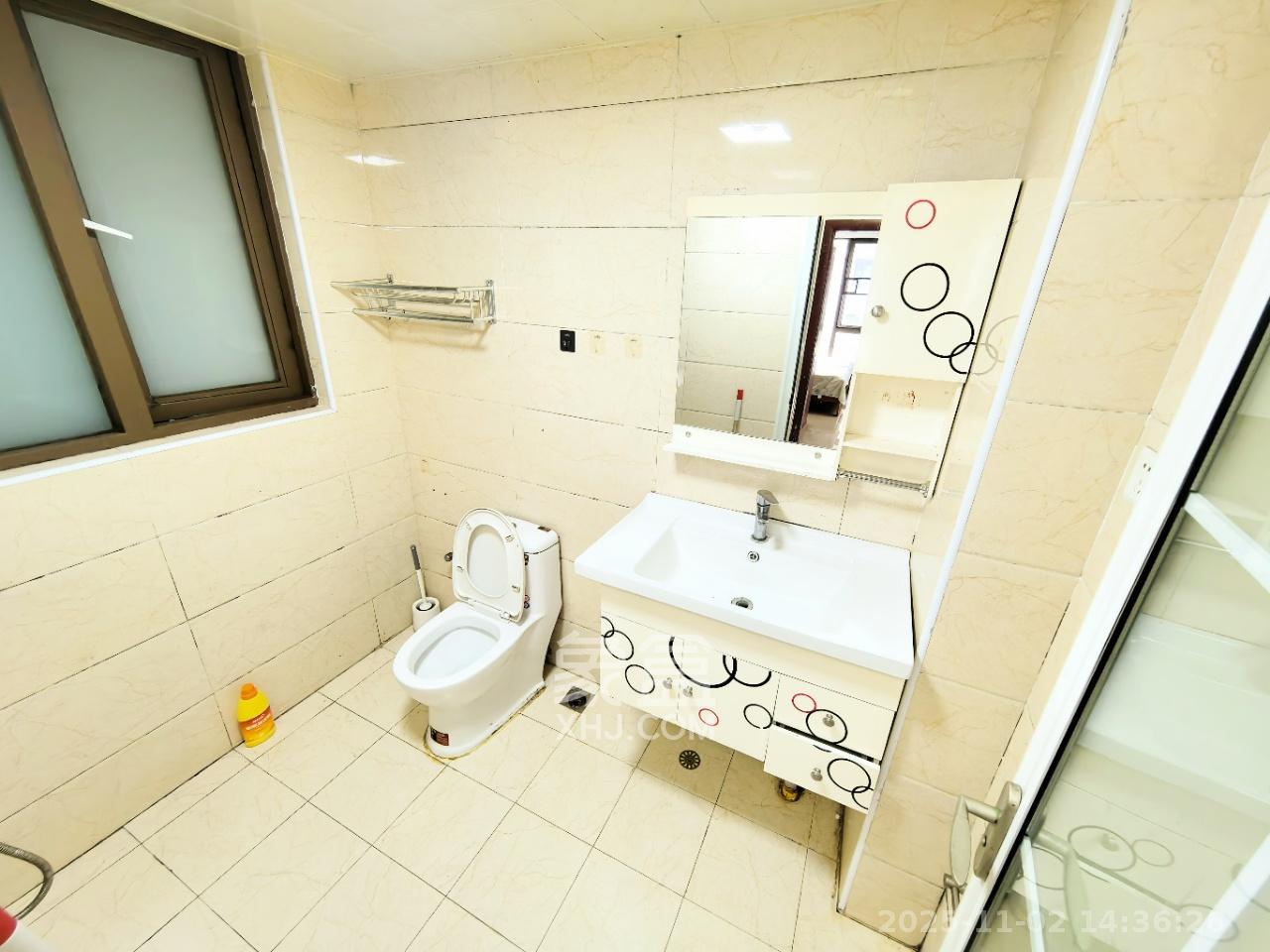 第六都（陆都小区）  2室2厅1卫    2300.0元/月室内图