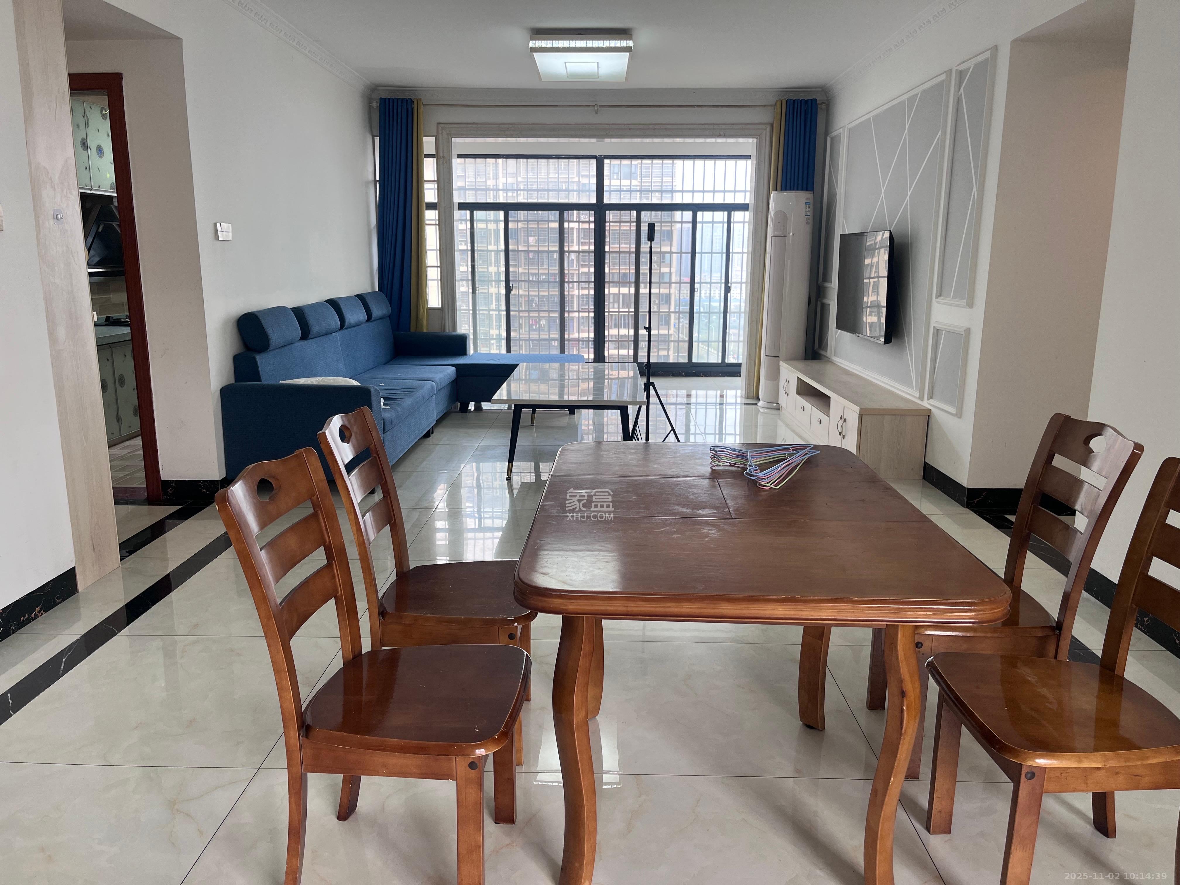 桥头家苑一期  3室2厅2卫    2000.0元/月