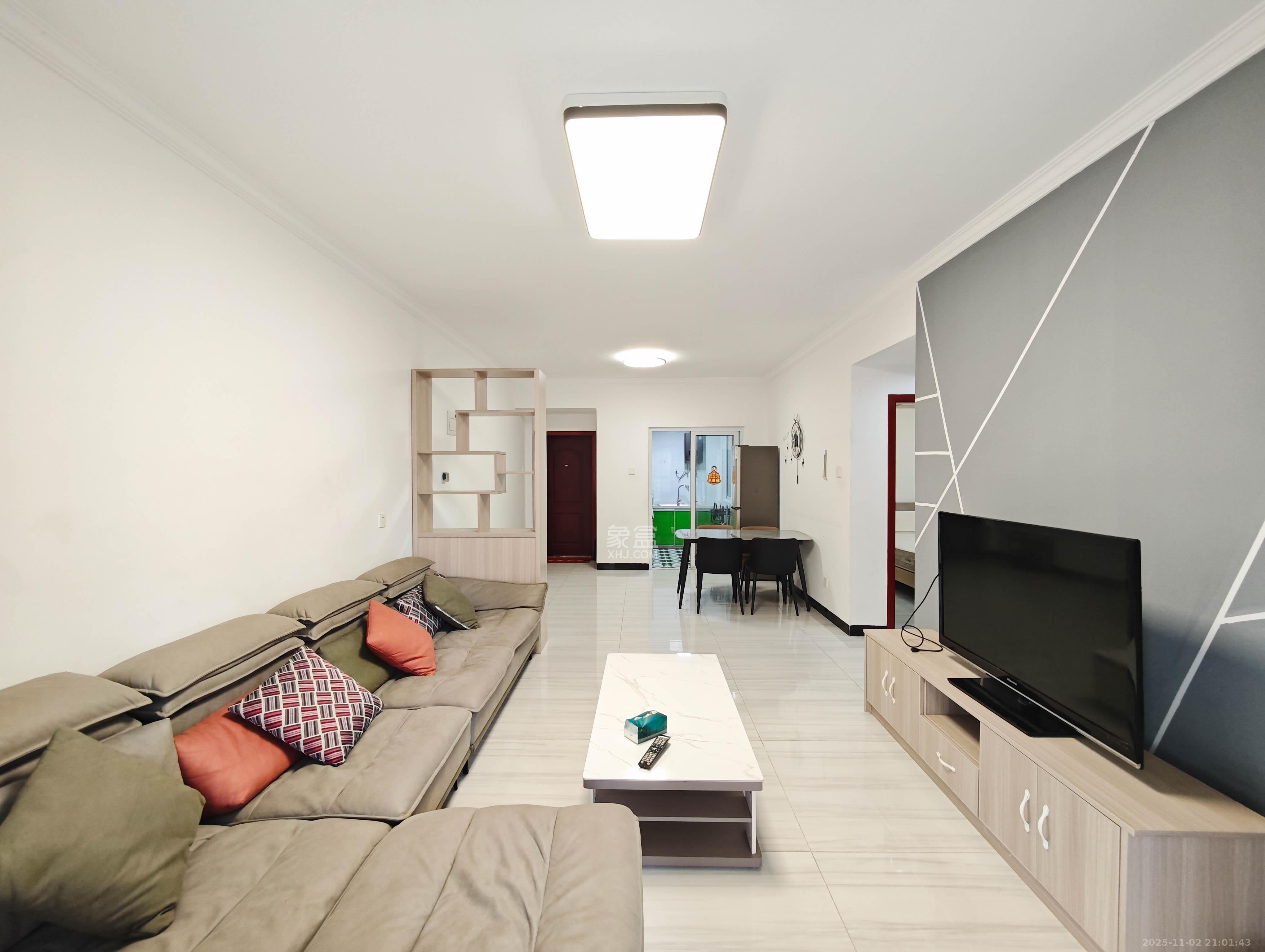 星城新宇川河苑 2室2厅1卫 52.8万 星城新宇川河苑 2室2厅1卫 52.8万客厅