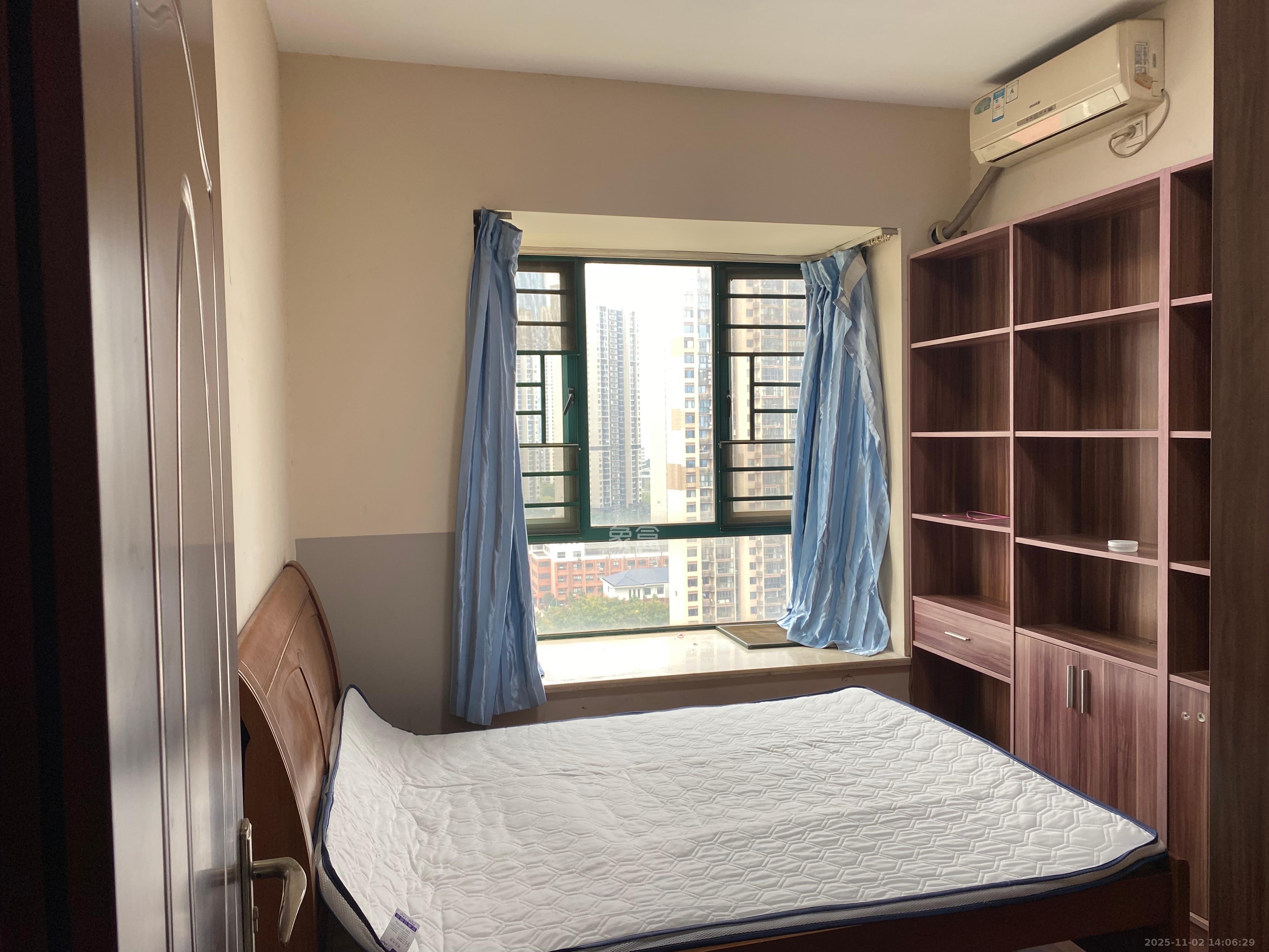 滨江金座  1室2厅1卫    3300.0元/月室内图