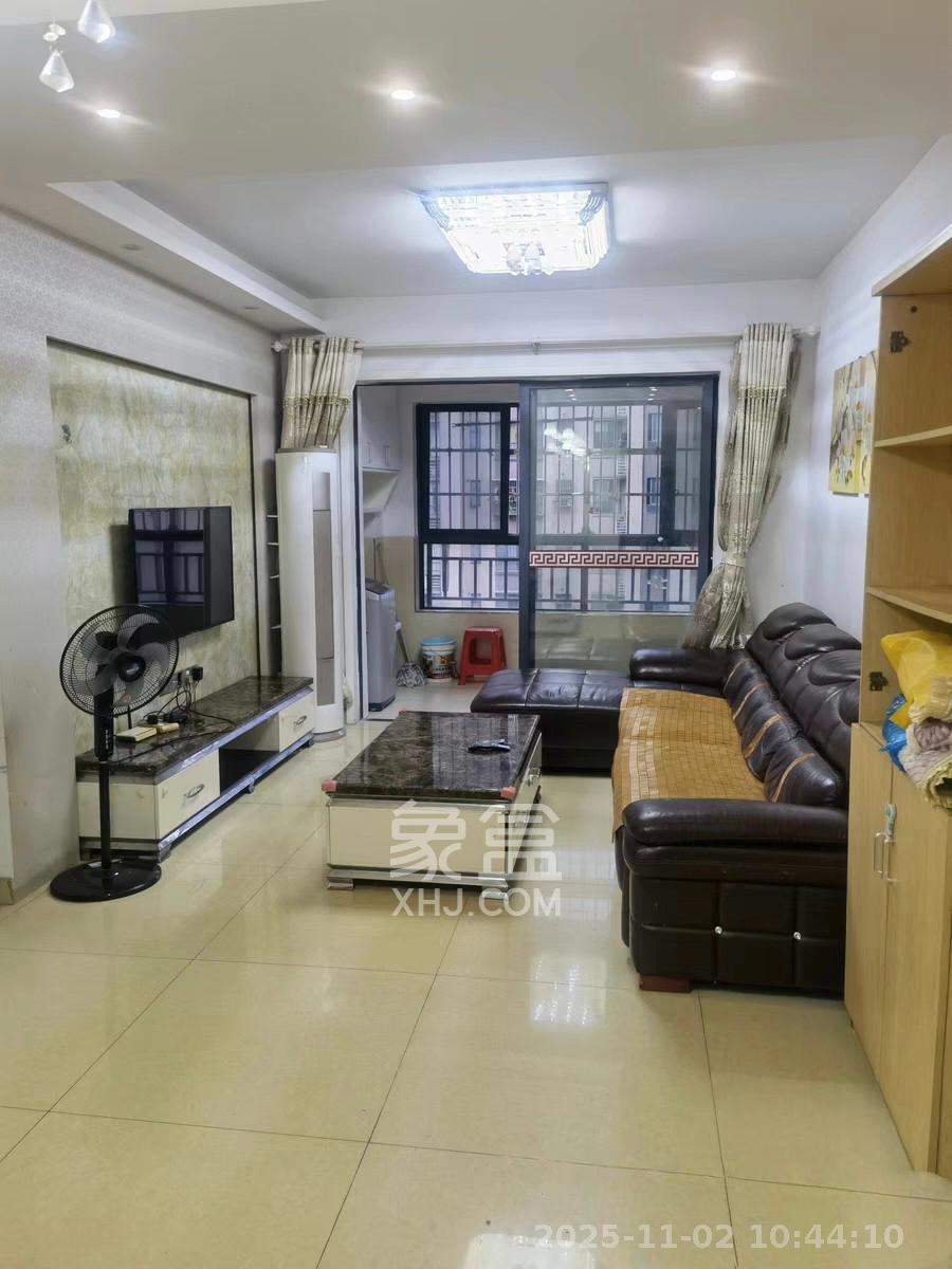 香樟兰亭（朗峰苑）  1室2厅2卫    2500.0元/月室内图