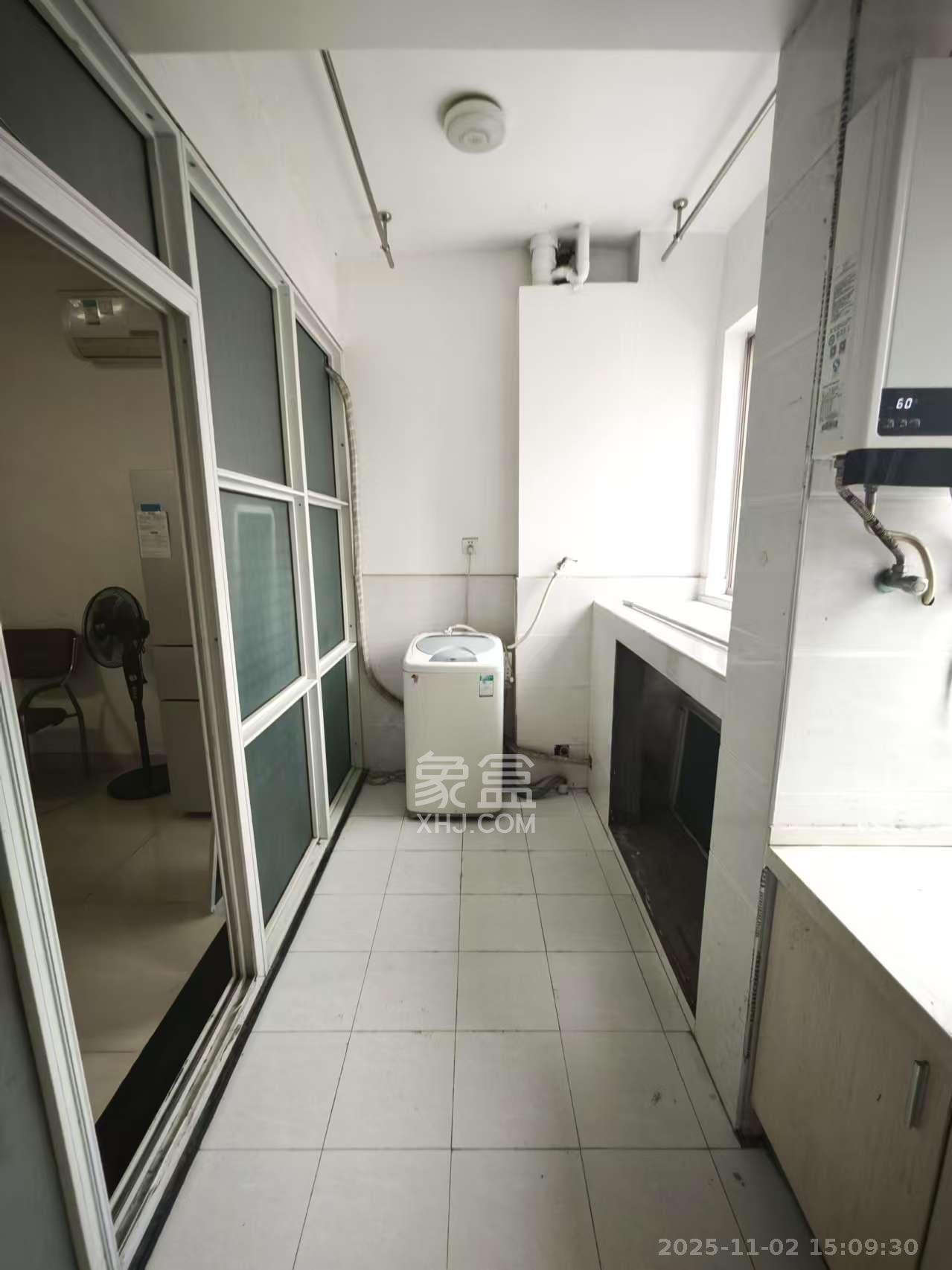 汇达国际公馆(汇达大厦) 1室1厅1卫 1350.0元/月 汇达国际公馆(汇达大厦) 1室1厅1卫 1350.0元/月室内图