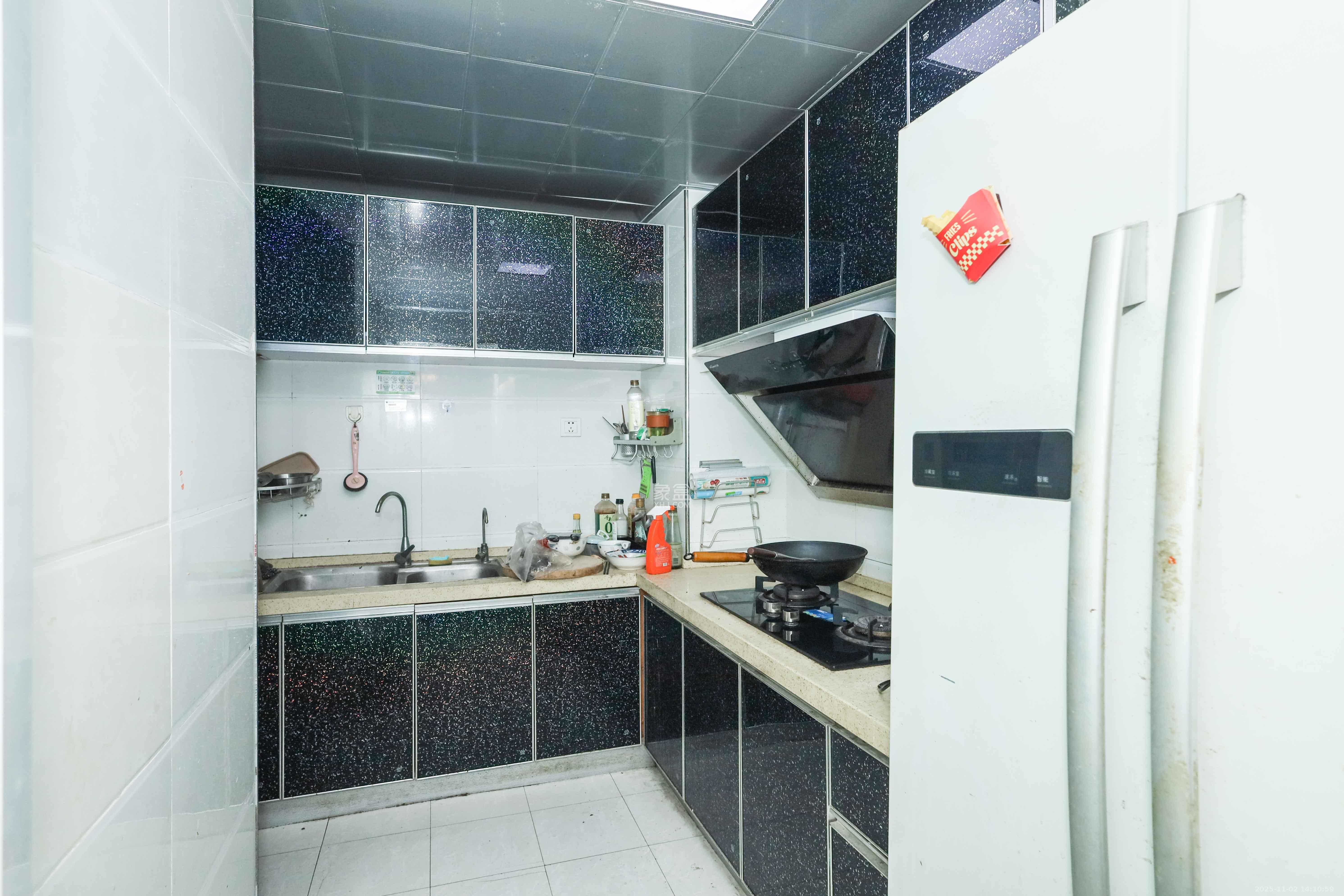 保利麓谷林语F区  3室2厅1卫    79.8万厨房