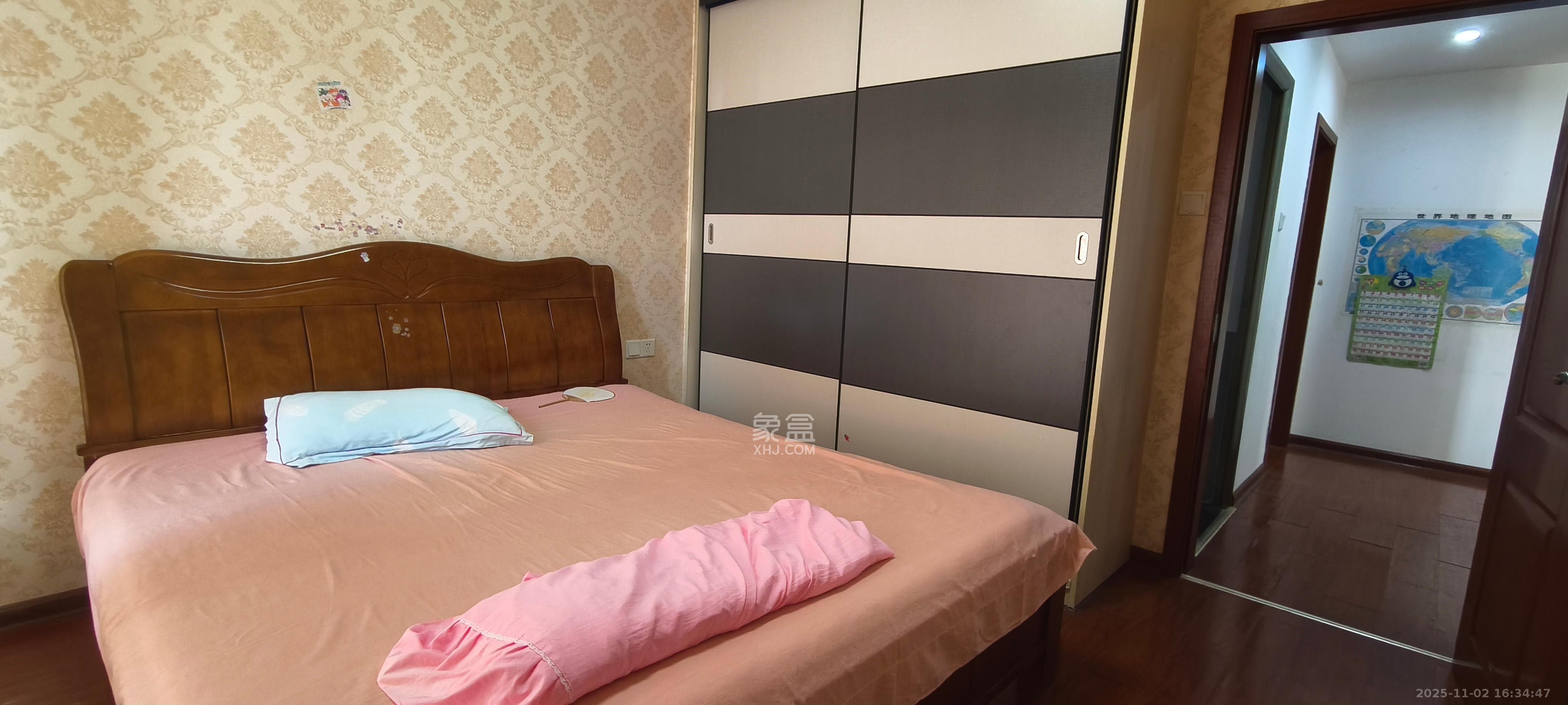 第六都（陆都小区）  3室2厅1卫    3000.0元/月室内图