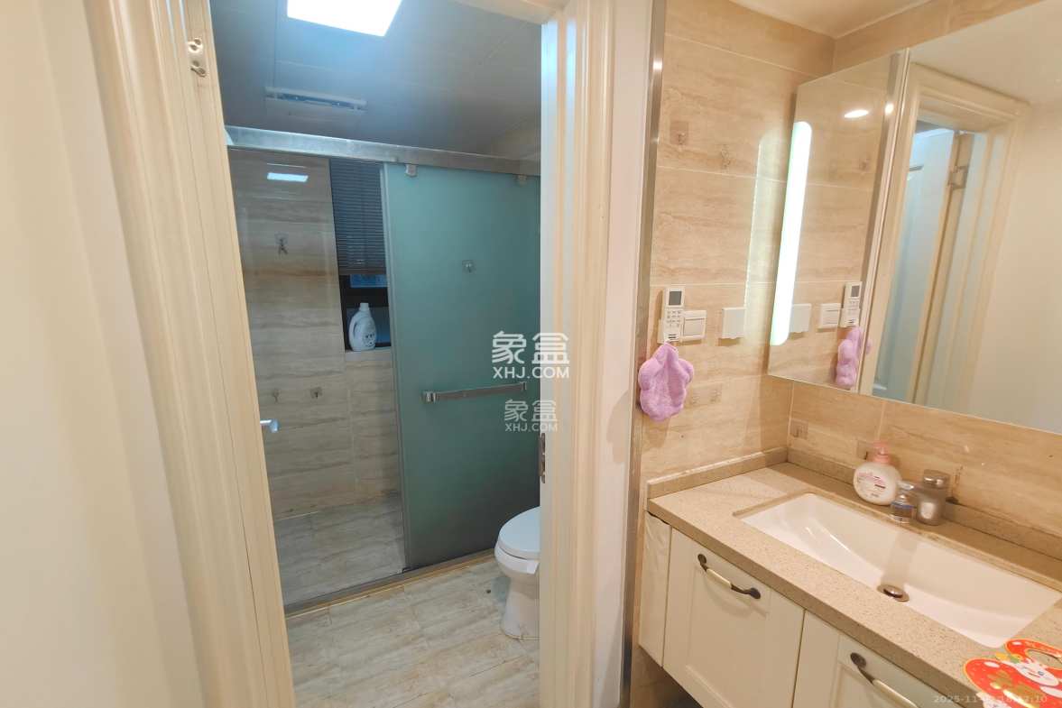 万科魅力之城锋镜里 4室2厅2卫 3500.0元/月 万科魅力之城锋镜里 4室2厅2卫 3500.0元/月室内图