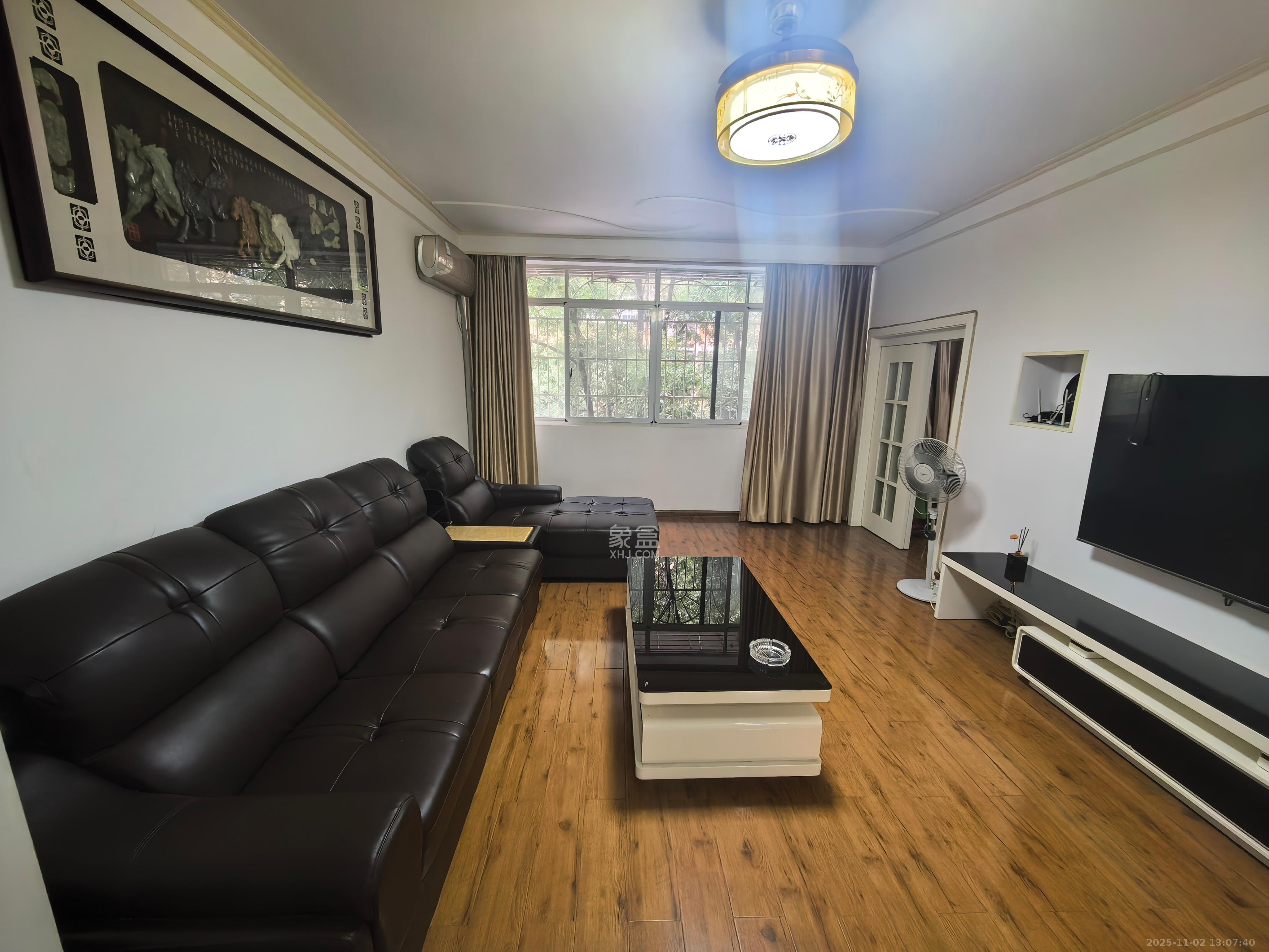 二机小区 2室2厅1卫 1800.0元/月 二机小区 2室2厅1卫 1800.0元/月室内图