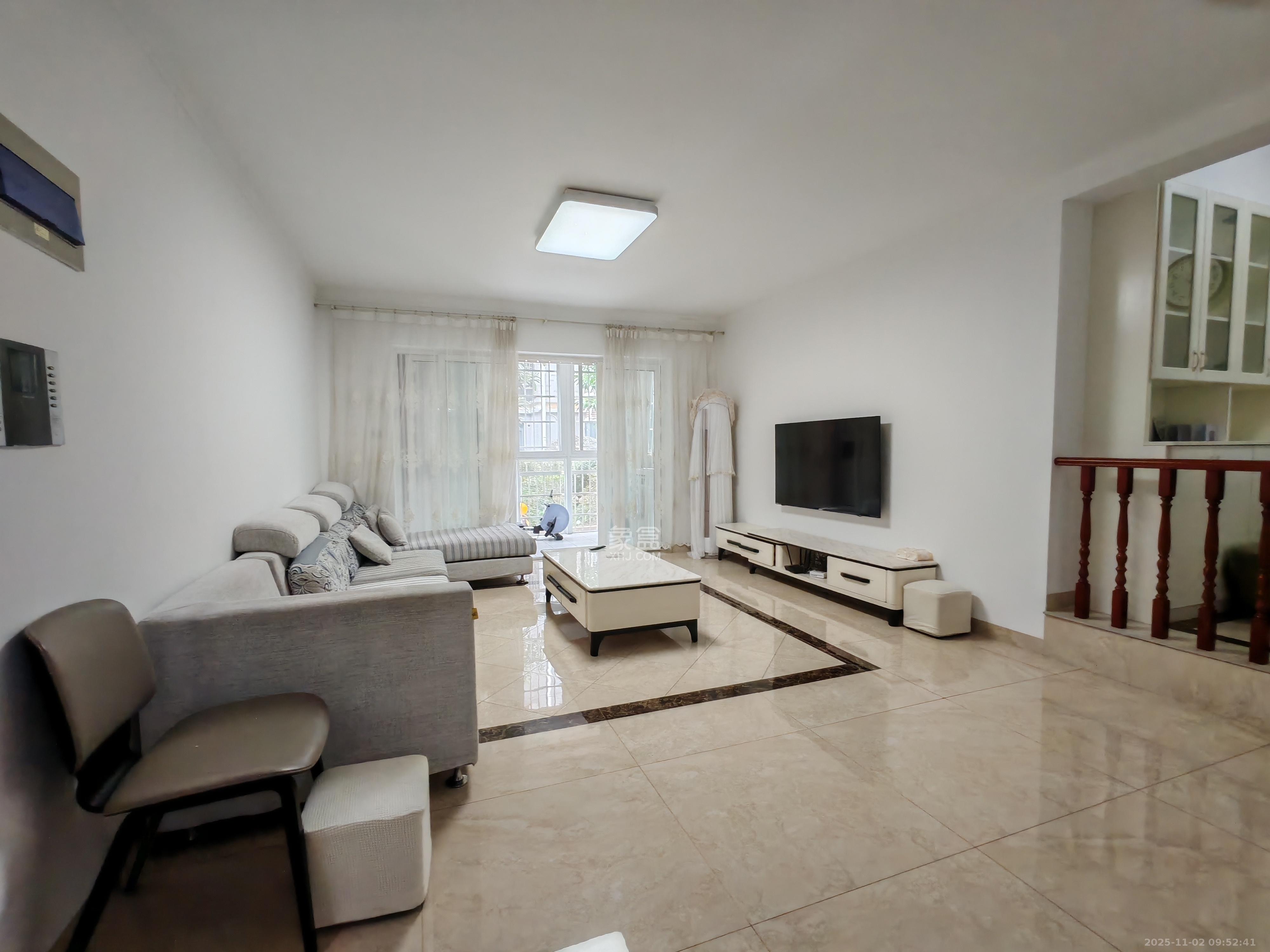 申奥美域  3室2厅1卫    2800.0元/月