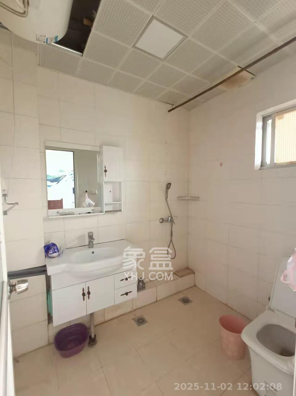 湘农桥社区  3室1厅1卫    2700.0元/月室内图