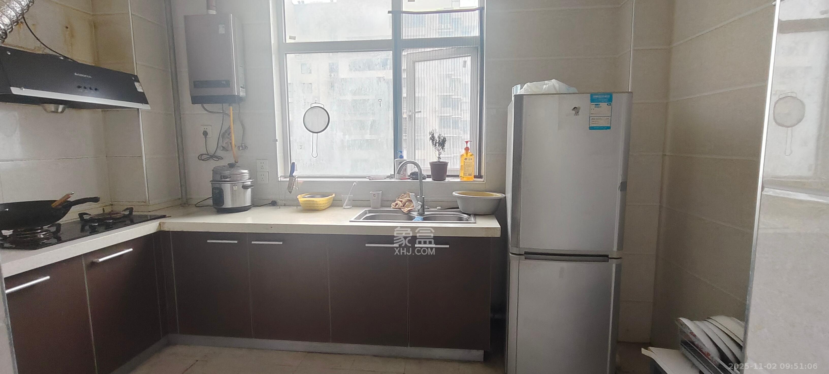 华银天际  2室2厅1卫    1500.0元/月室内图