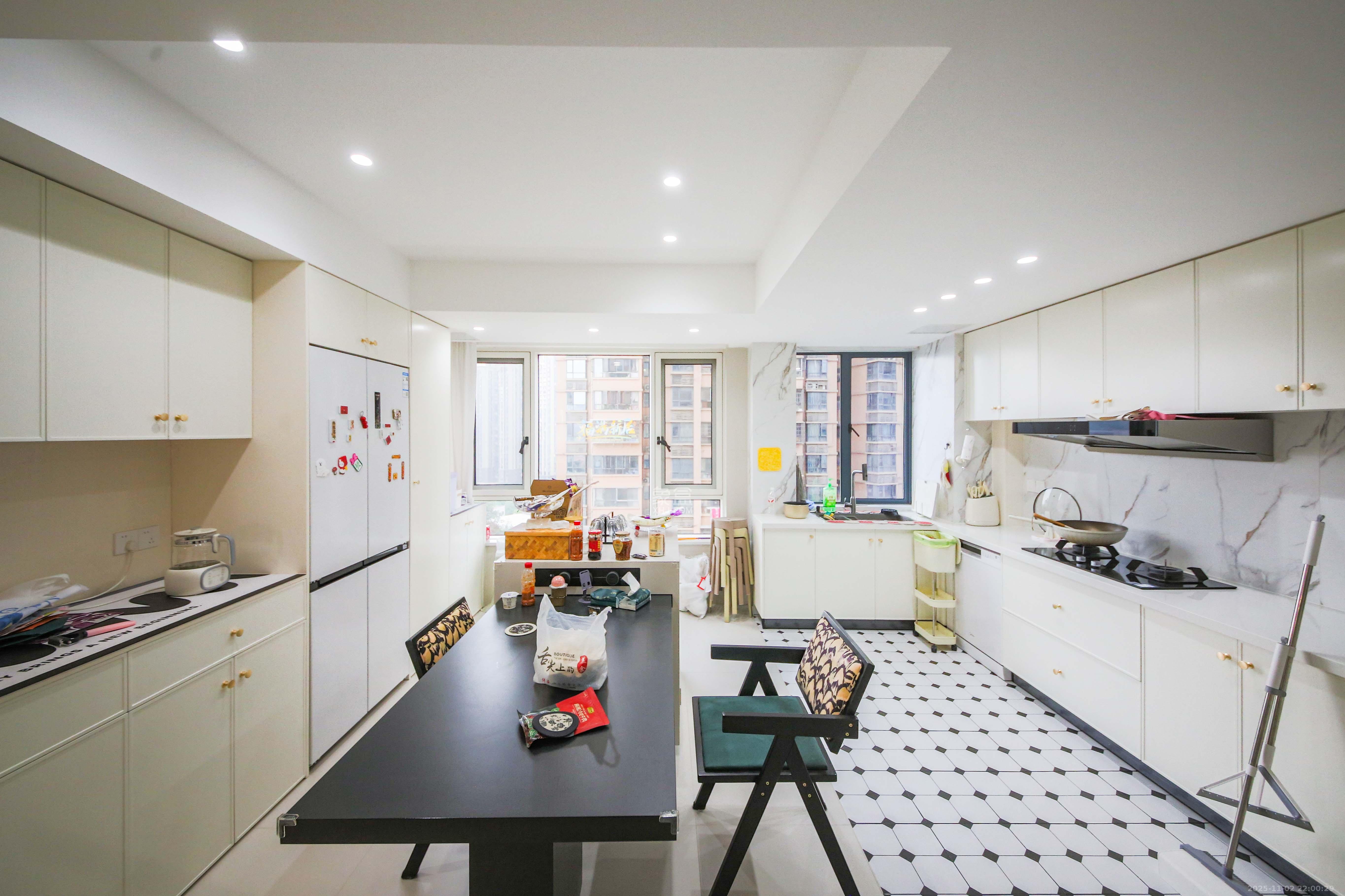 水墨林溪  3室2厅2卫    145.0万客厅