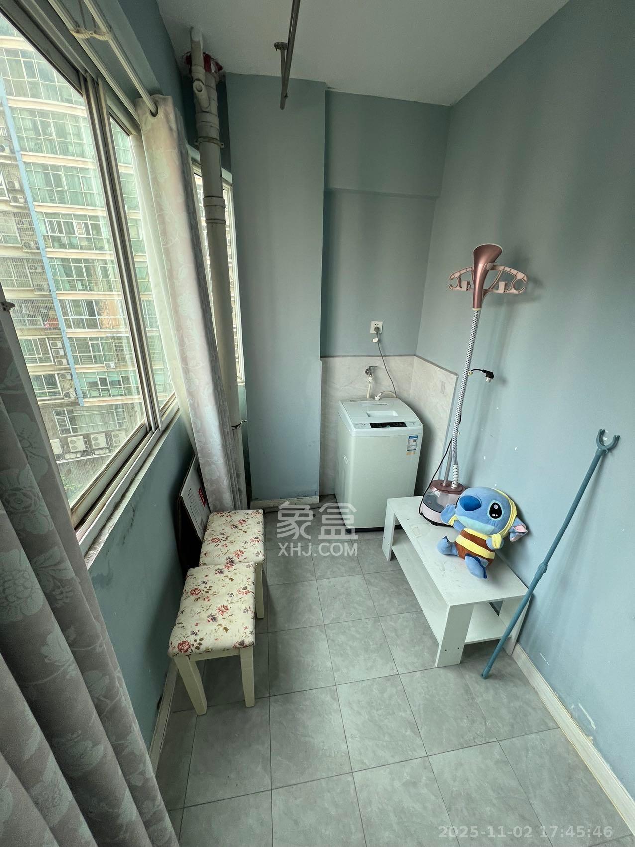 都市先锋  1室1厅1卫    2000.0元/月室内图