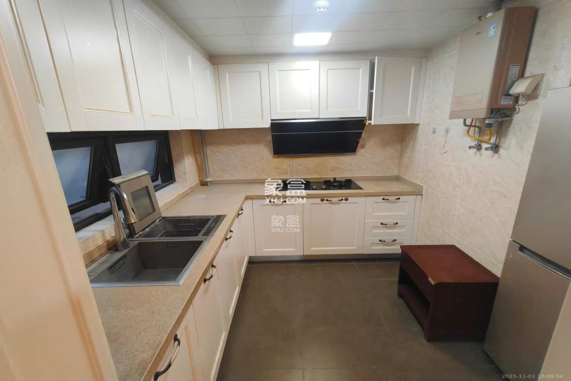 万科魅力之城锋镜里 4室2厅2卫 3500.0元/月 万科魅力之城锋镜里 4室2厅2卫 3500.0元/月室内图