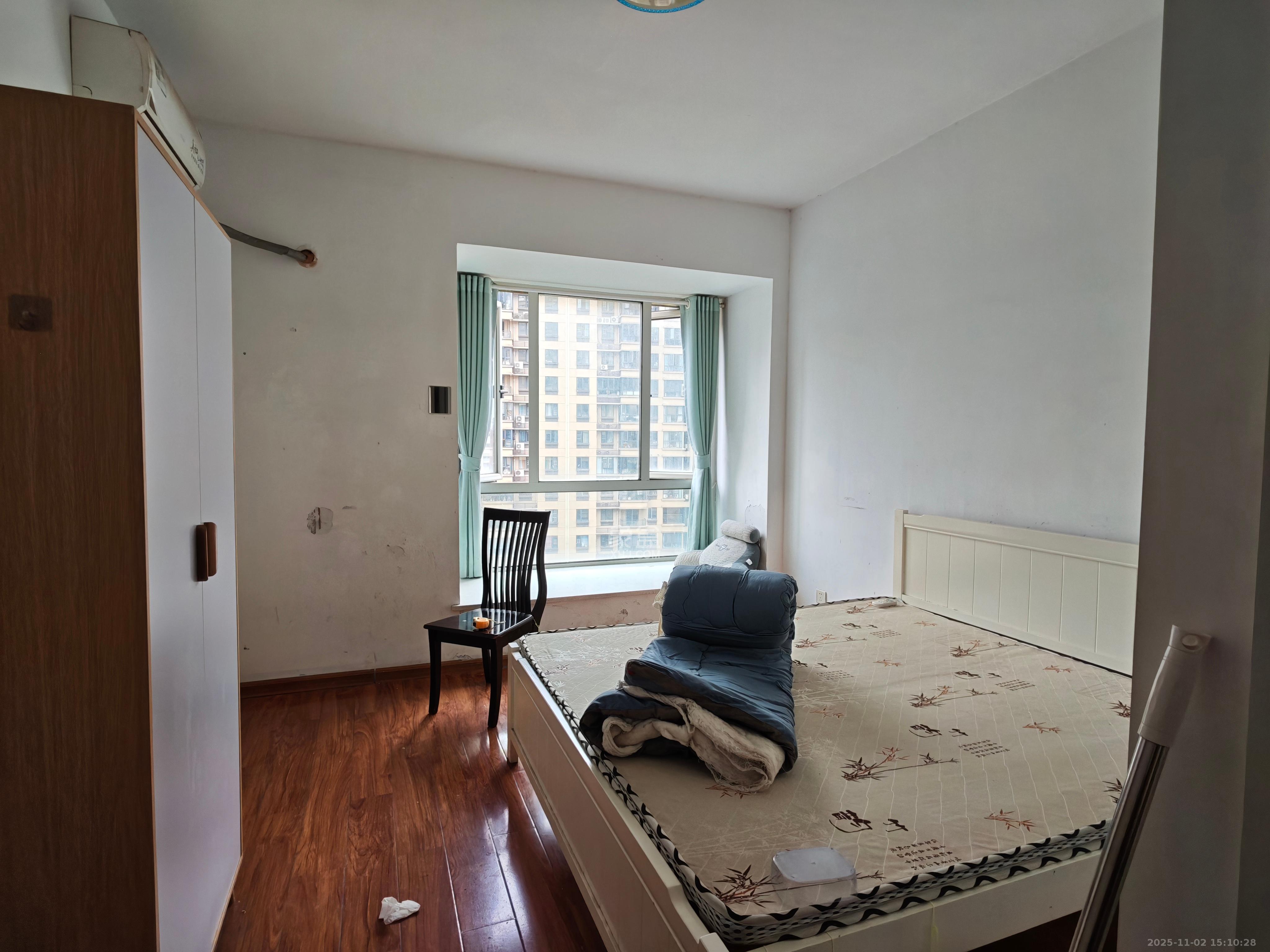 五矿万境水岸五期（五矿万境水岸文苑）  4室2厅2卫    2400.0元/月