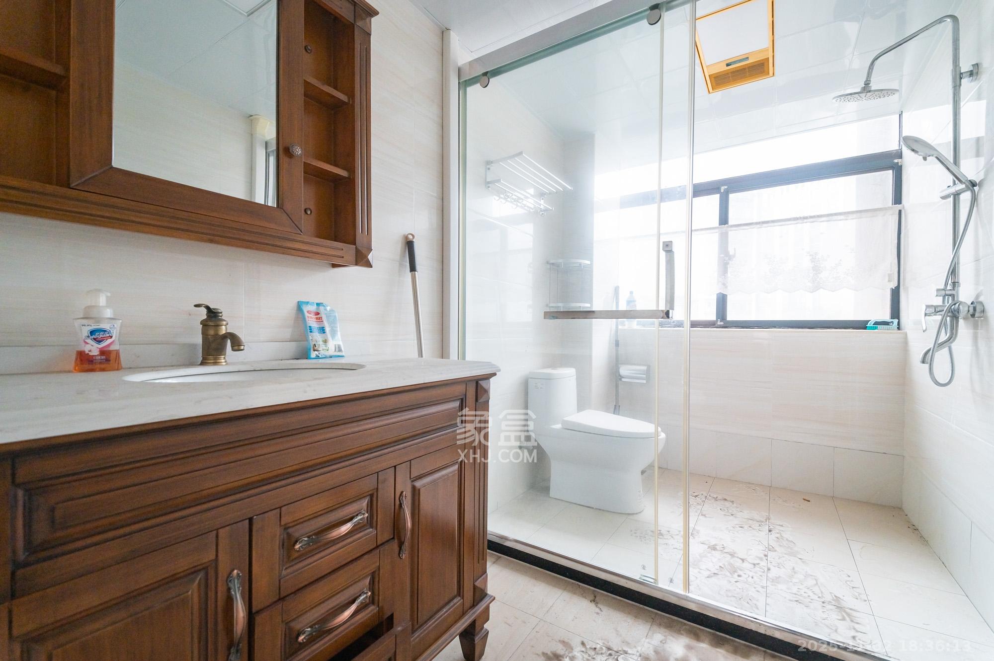 幸福里润城(幸福里二期) 4室2厅2卫 82.8万 幸福里润城(幸福里二期) 4室2厅2卫 82.8万卫生间