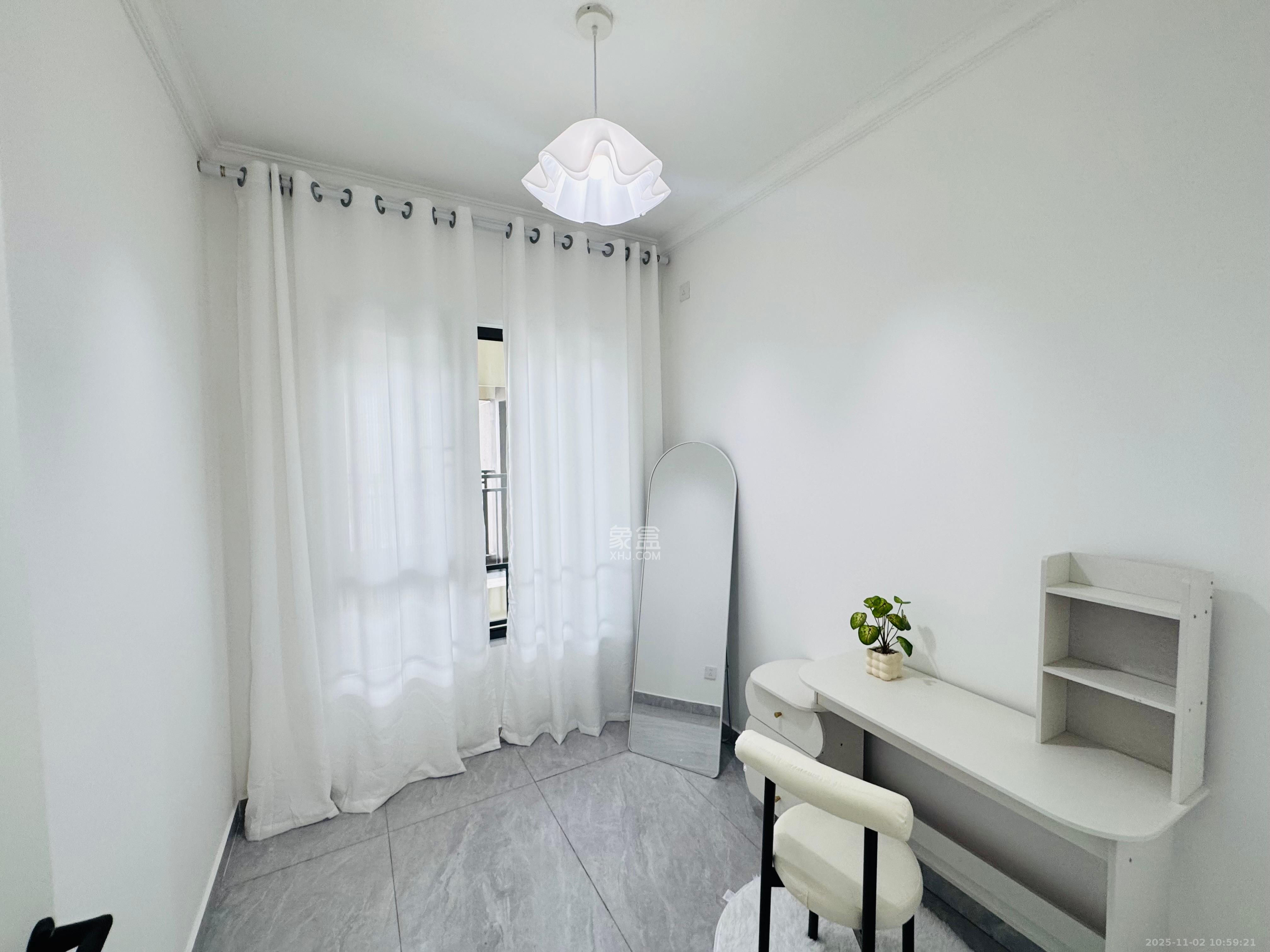 荣盛城  4室2厅2卫    3280.0元/月室内图