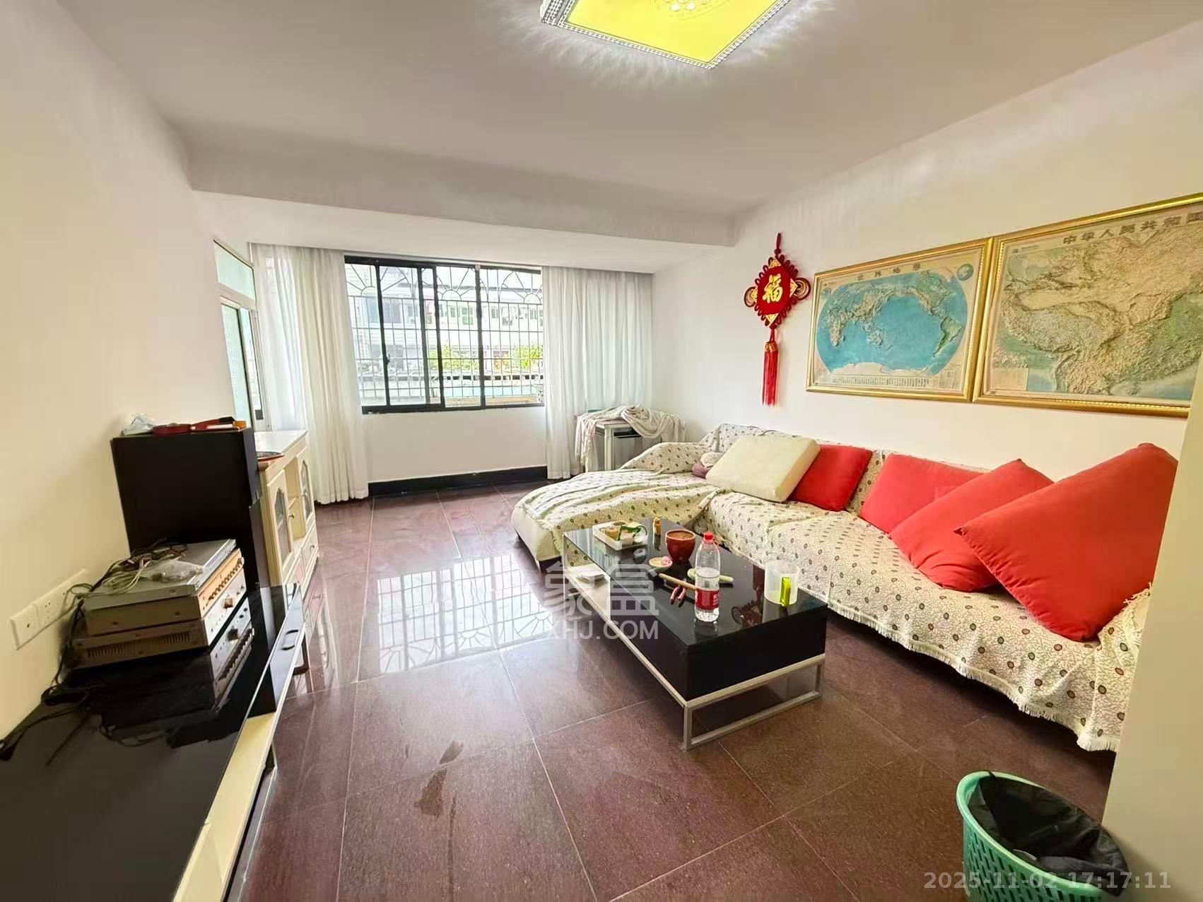 学宫街散盘  3室2厅2卫    2600.0元/月室内图