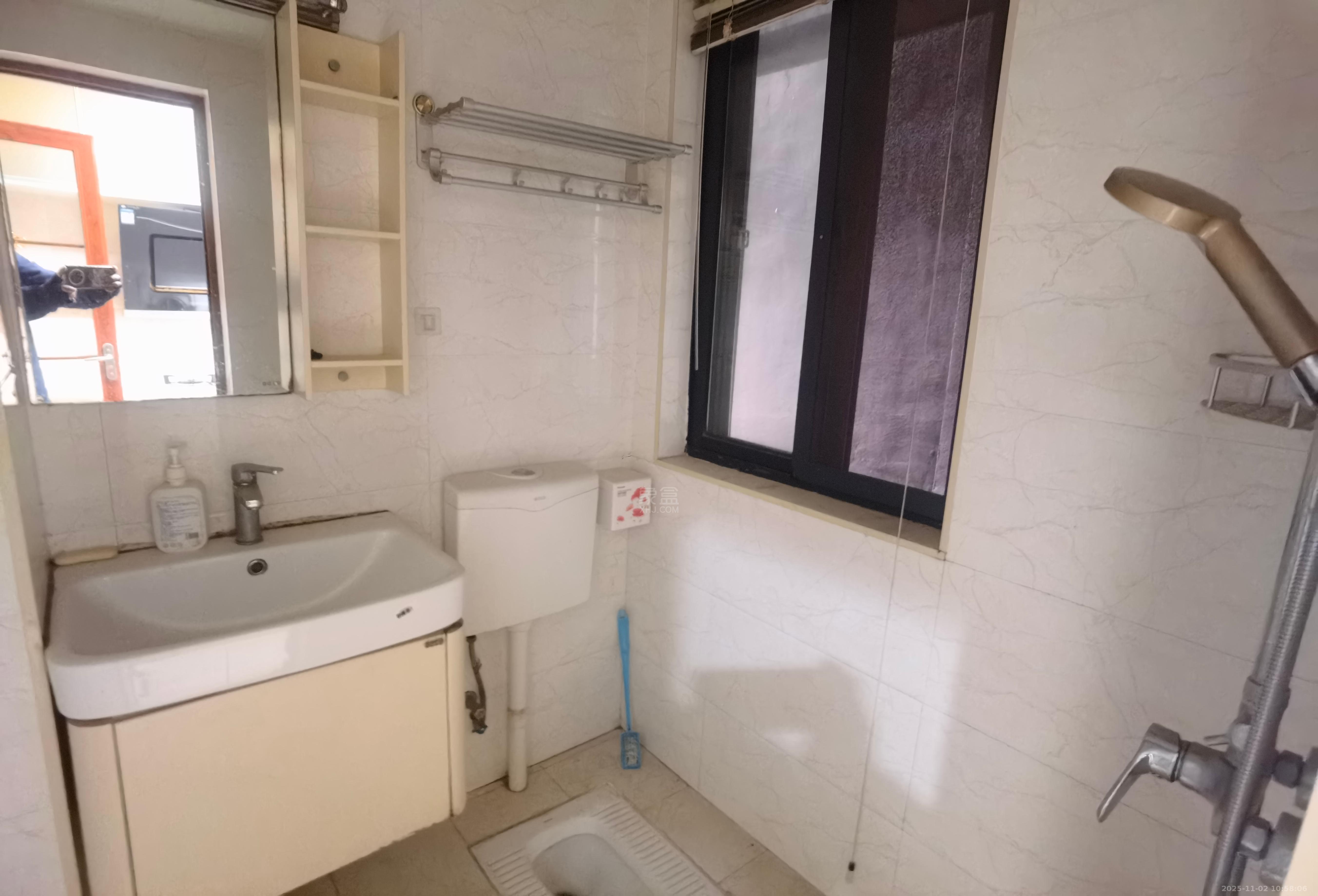 中建御山和苑  1室1厅1卫    1600.0元/月室内图