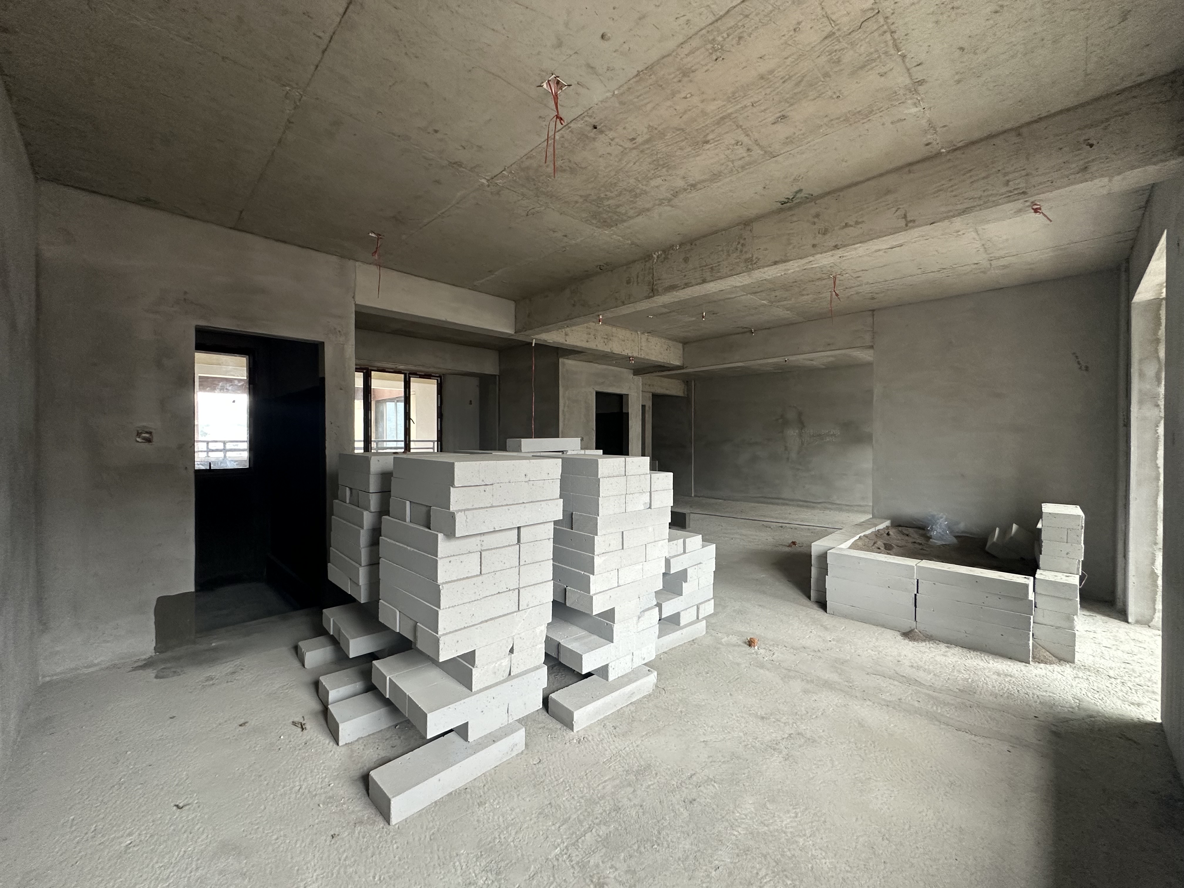 奇峰广场  3室2厅2卫    2500.0元/月室内图